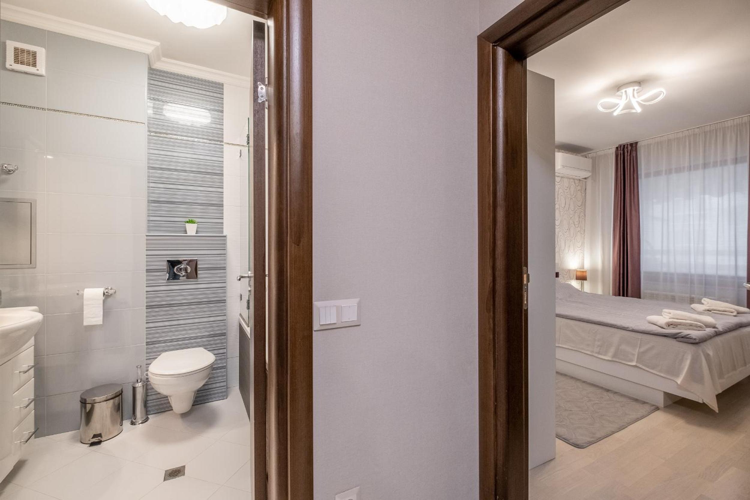Jewelry - 1 bedroom apartment
