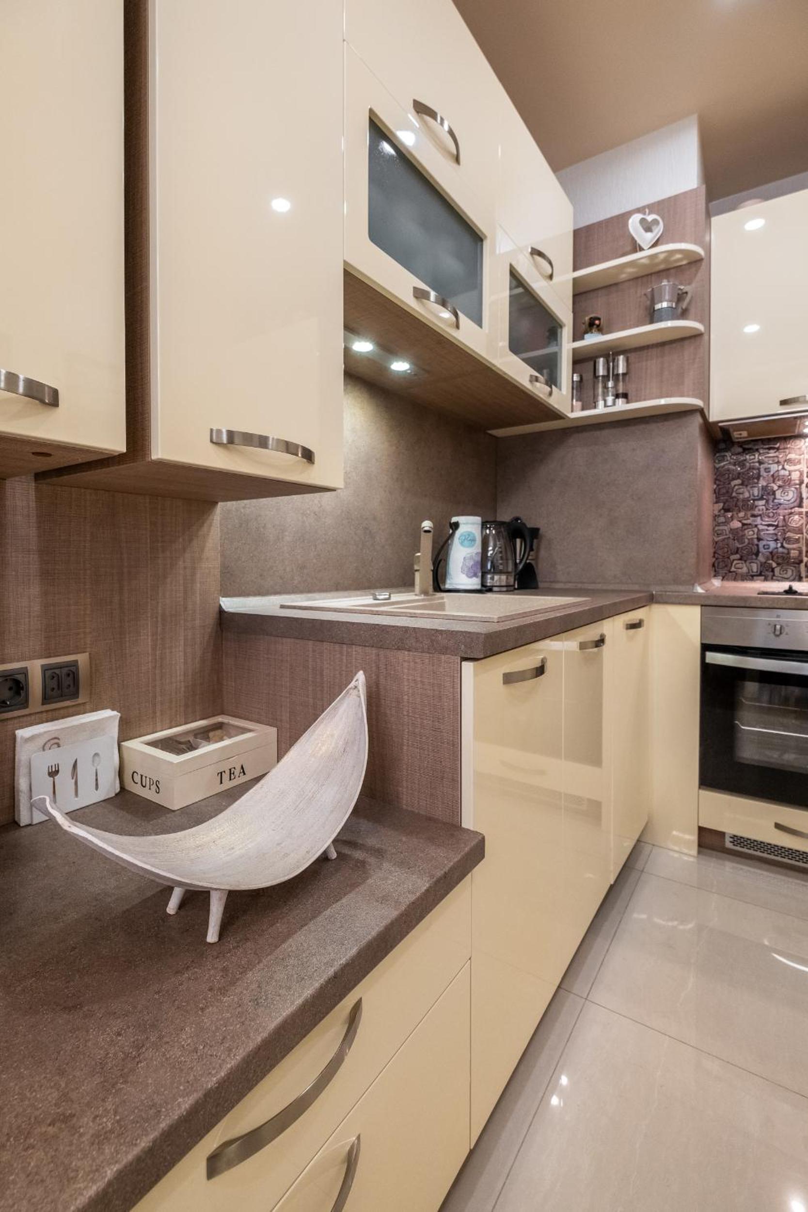Jewelry - 1 bedroom apartment