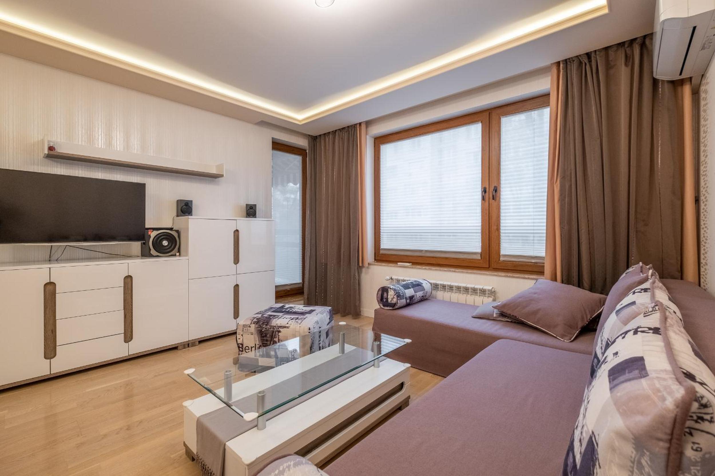 Jewelry - 1 bedroom apartment