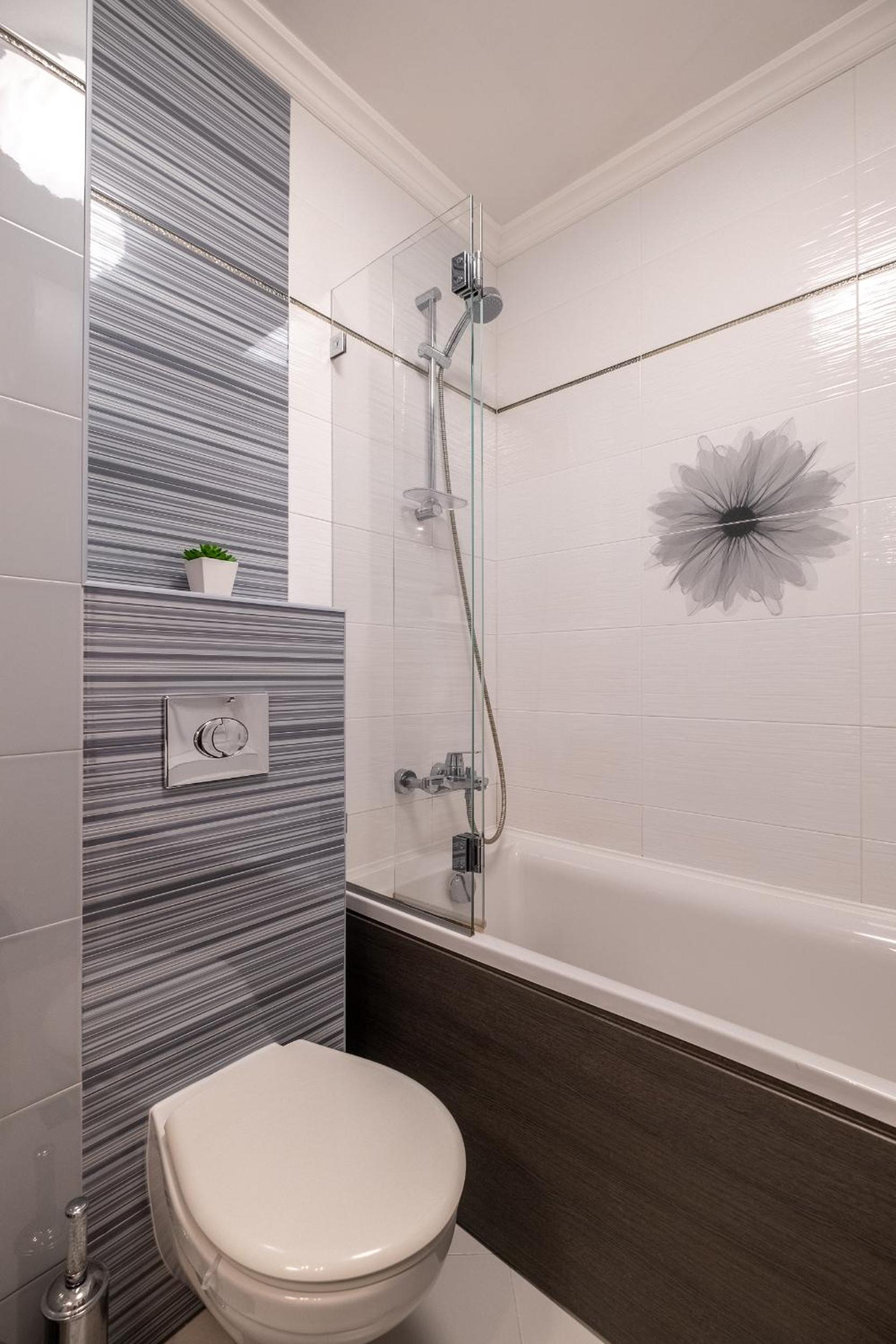 Jewelry - 1 bedroom apartment