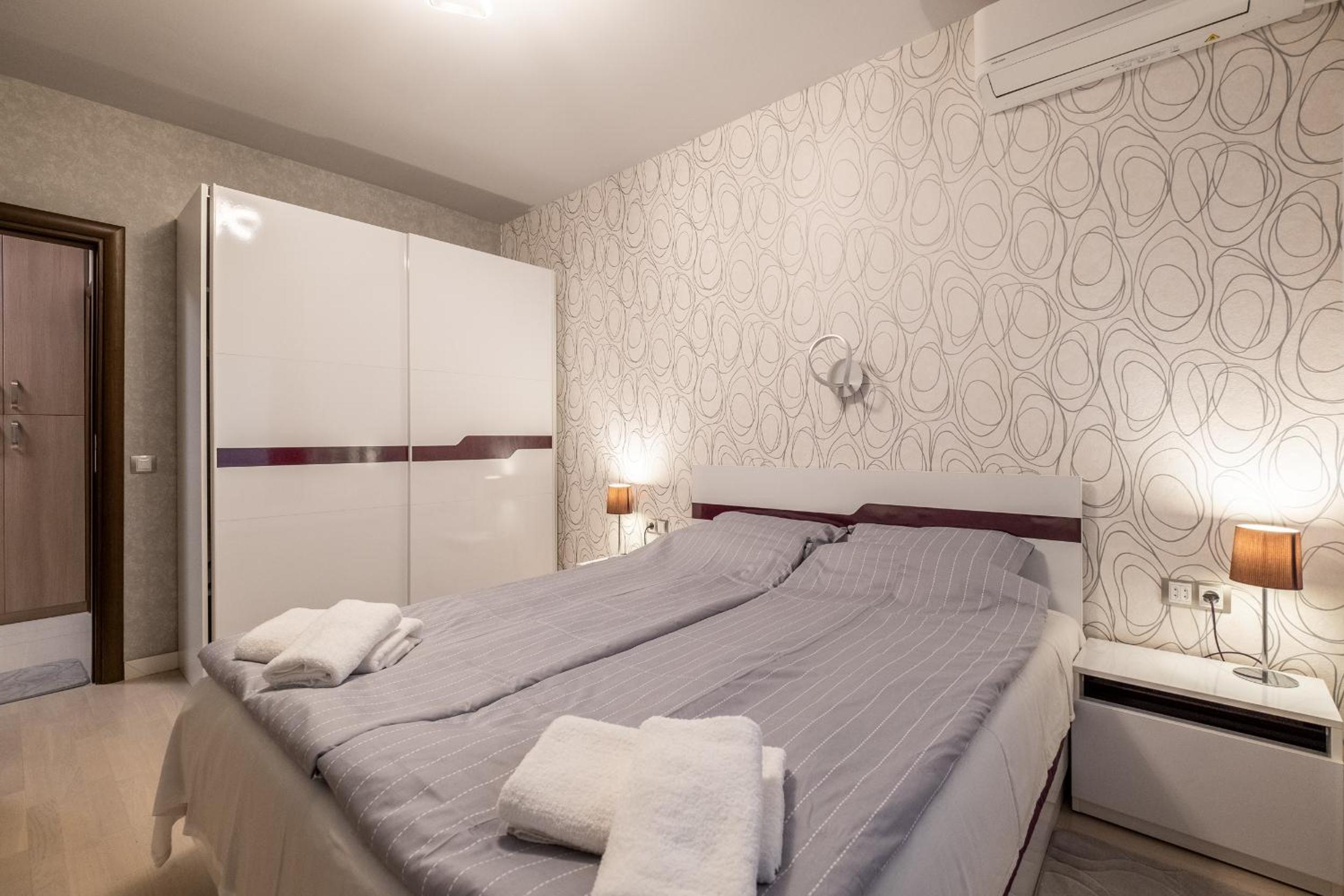 Jewelry - 1 bedroom apartment