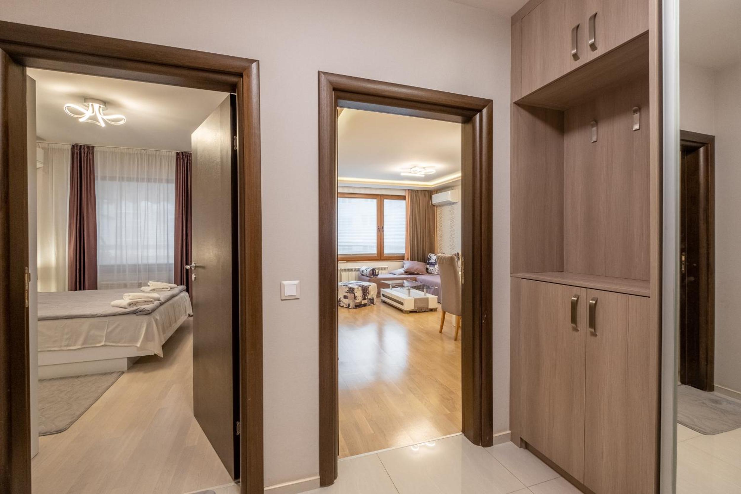 Jewelry - 1 bedroom apartment