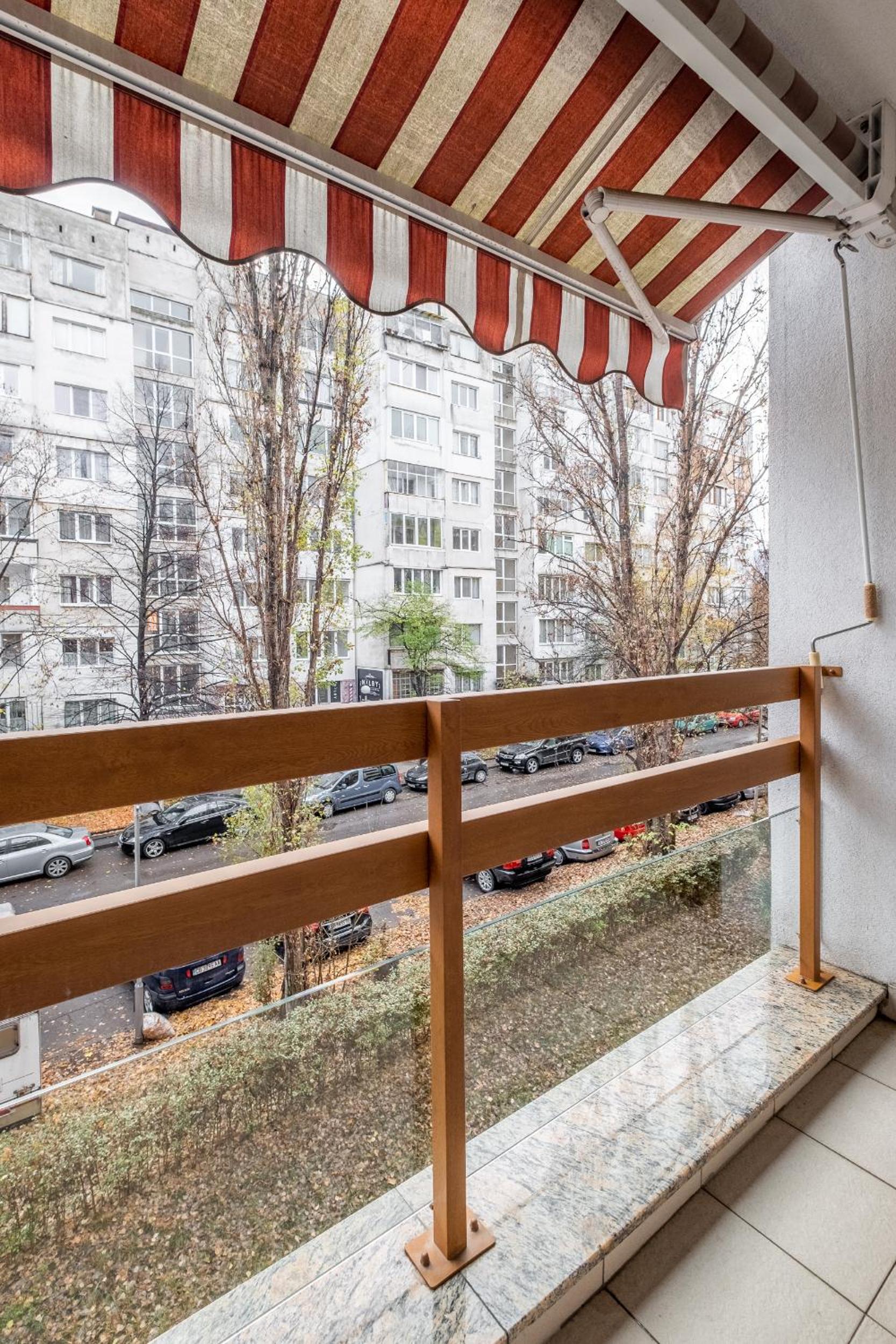 Jewelry - 1 bedroom apartment