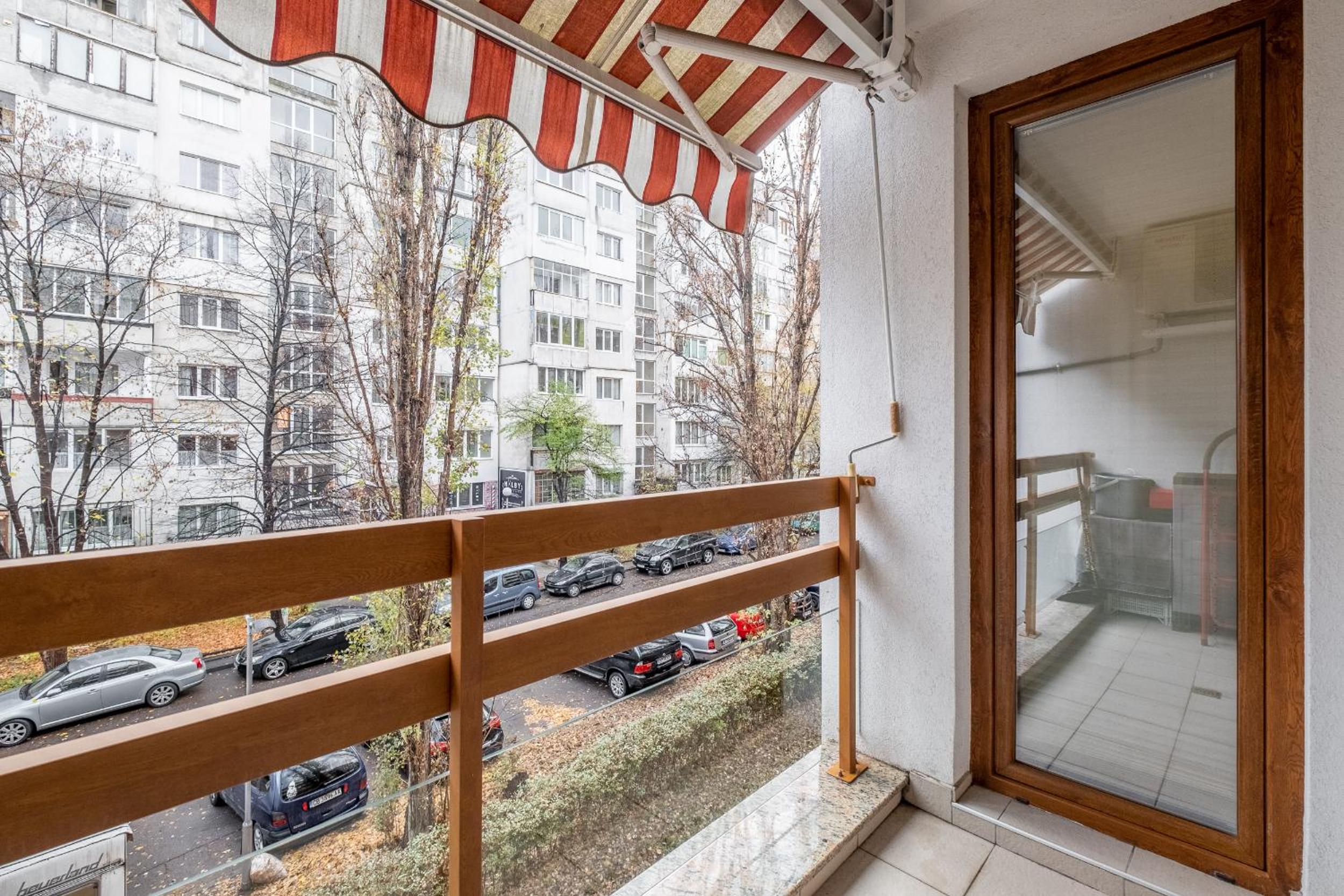 Jewelry - 1 bedroom apartment