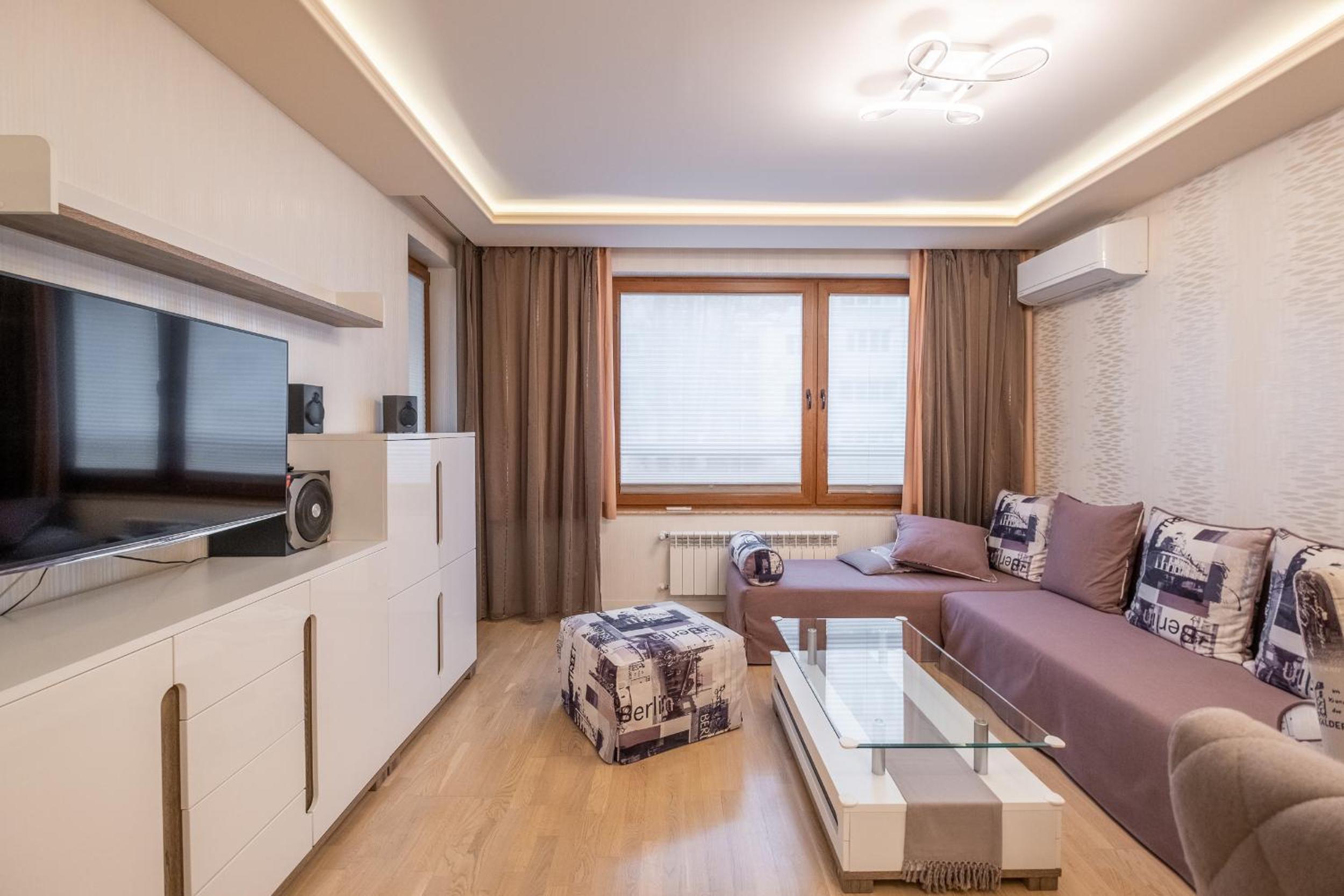 Jewelry - 1 bedroom apartment
