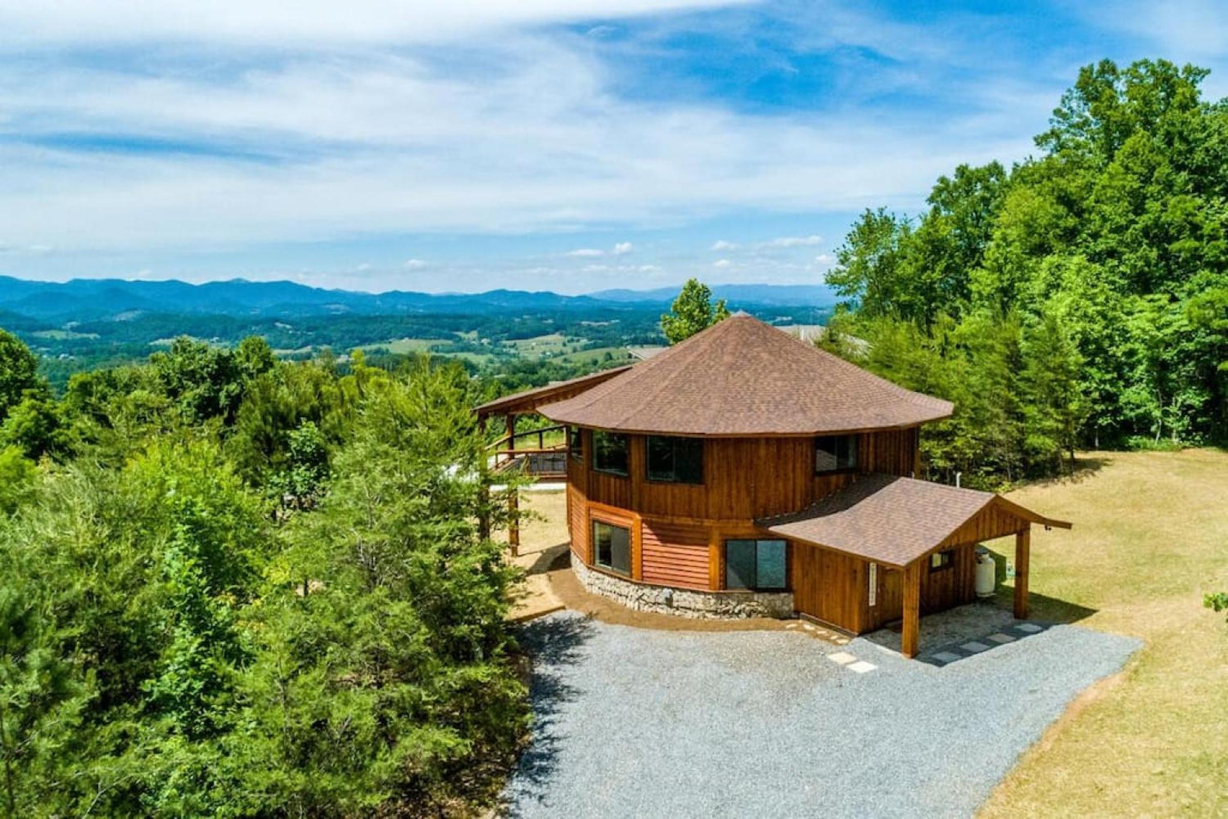 Mountain View in the Round