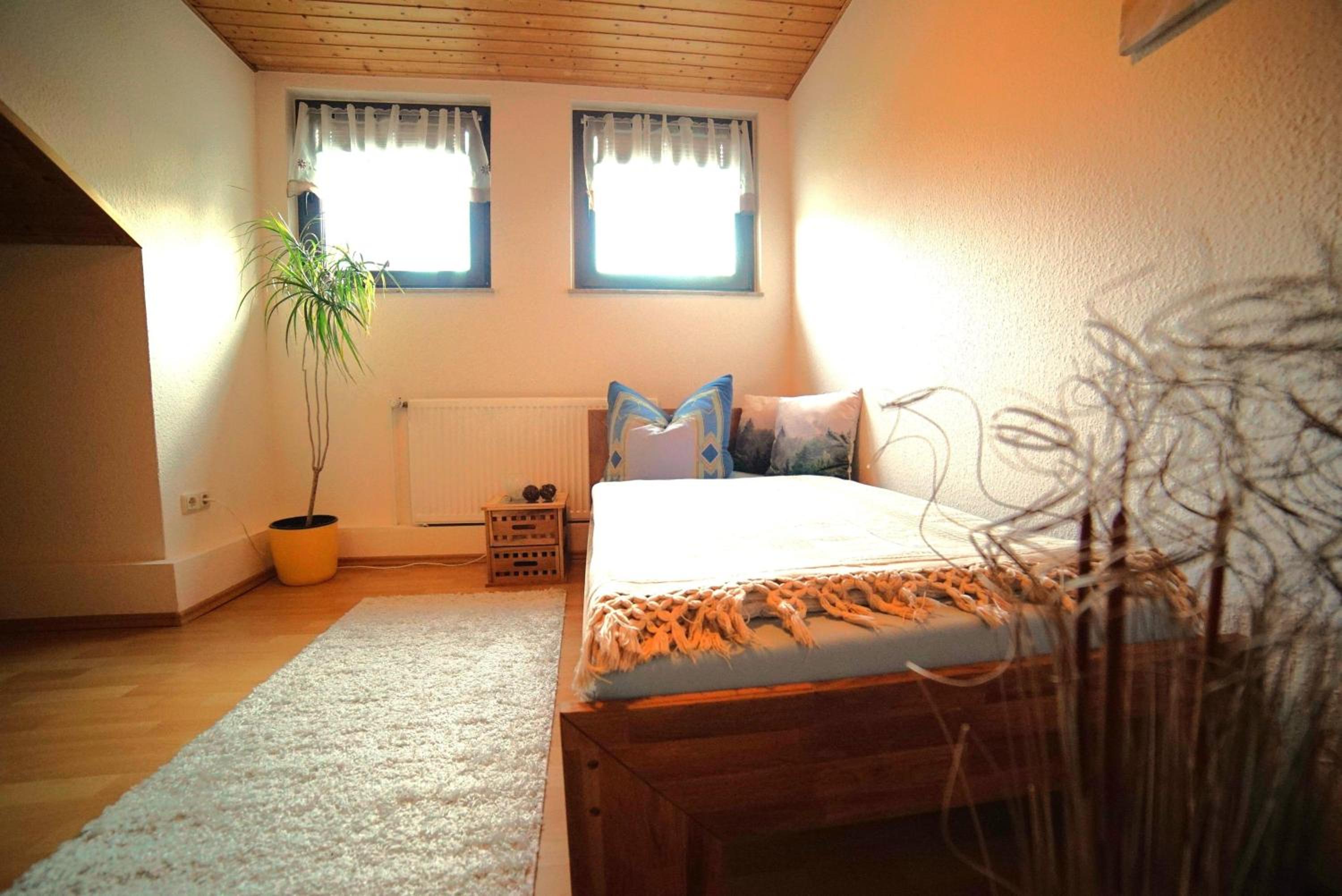 4-Personen-Ferienwohnung-im-Wald-mit-Kamin-84-Qudratmeter