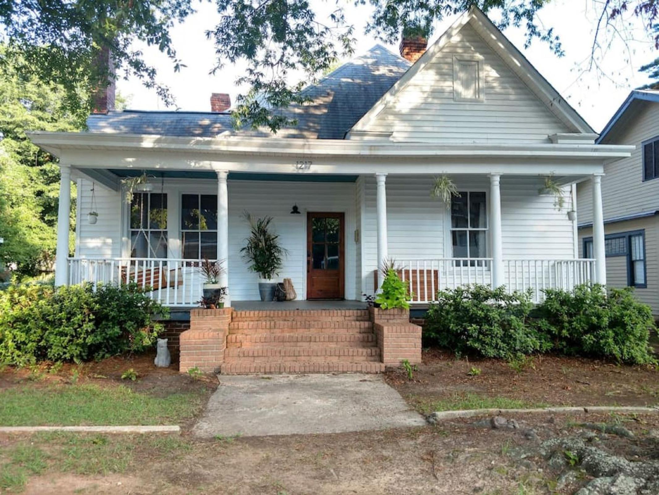 Queen Anne Travelers Apartment