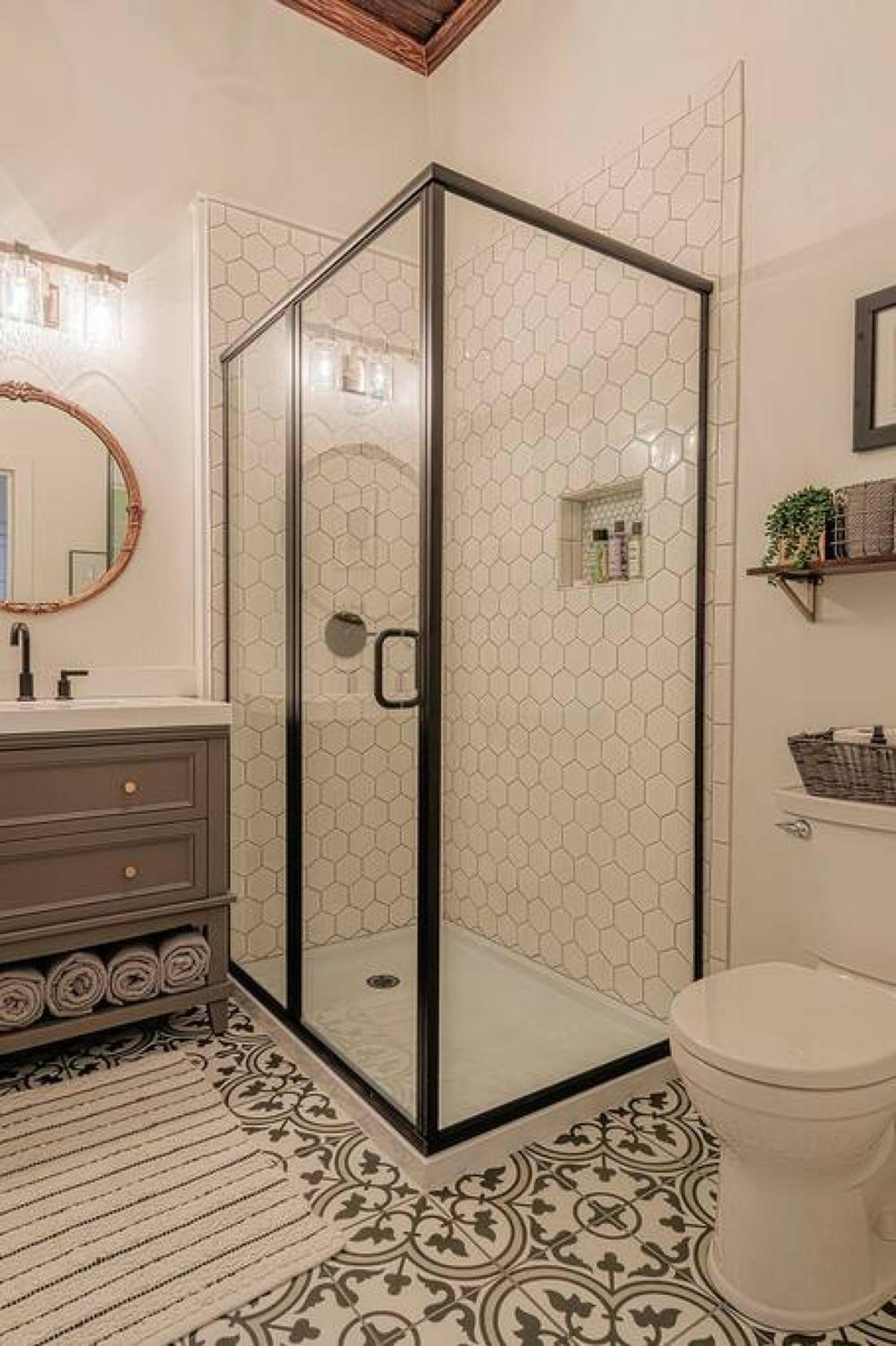 Queen Anne Travelers Apartment