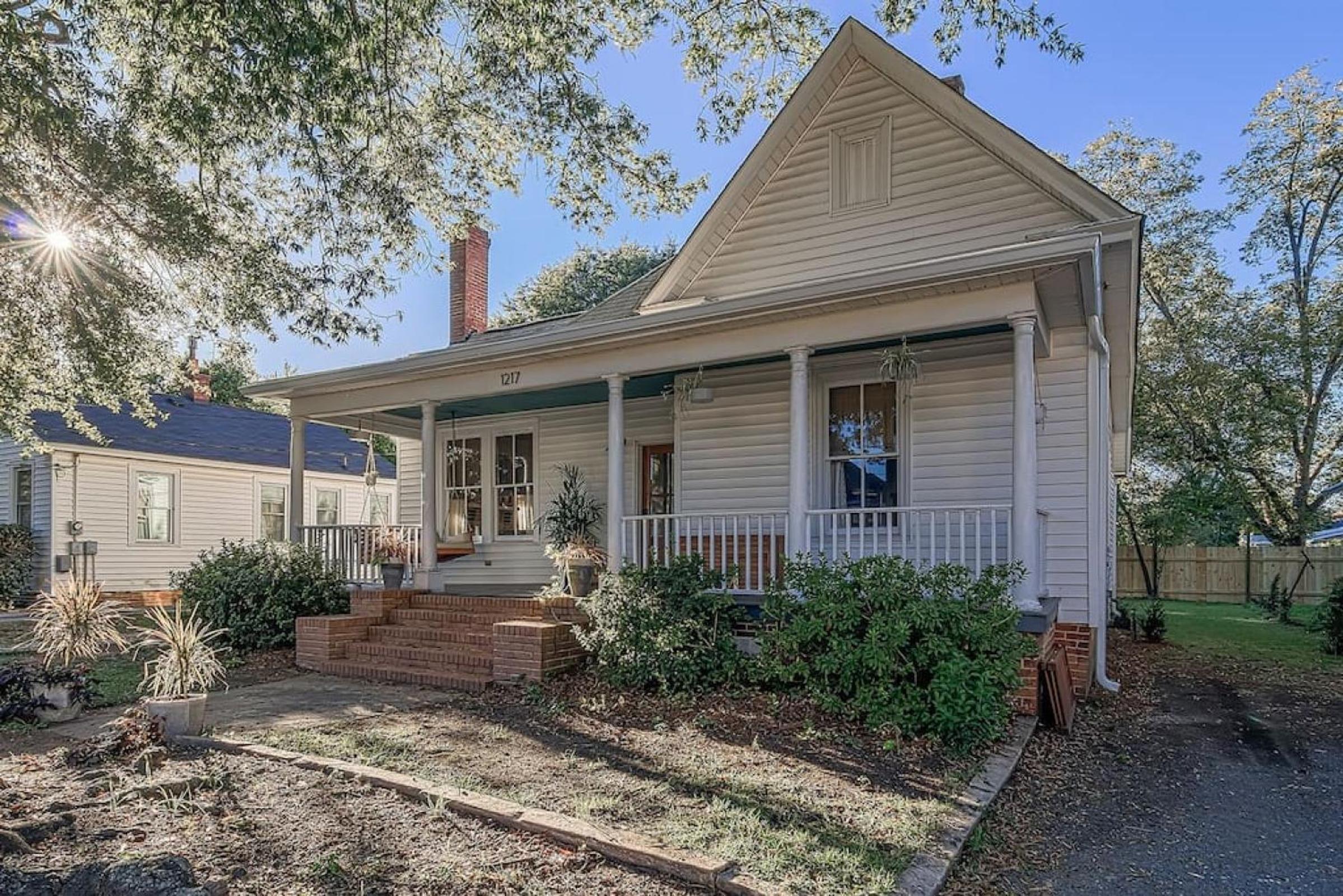 Queen Anne Travelers Apartment