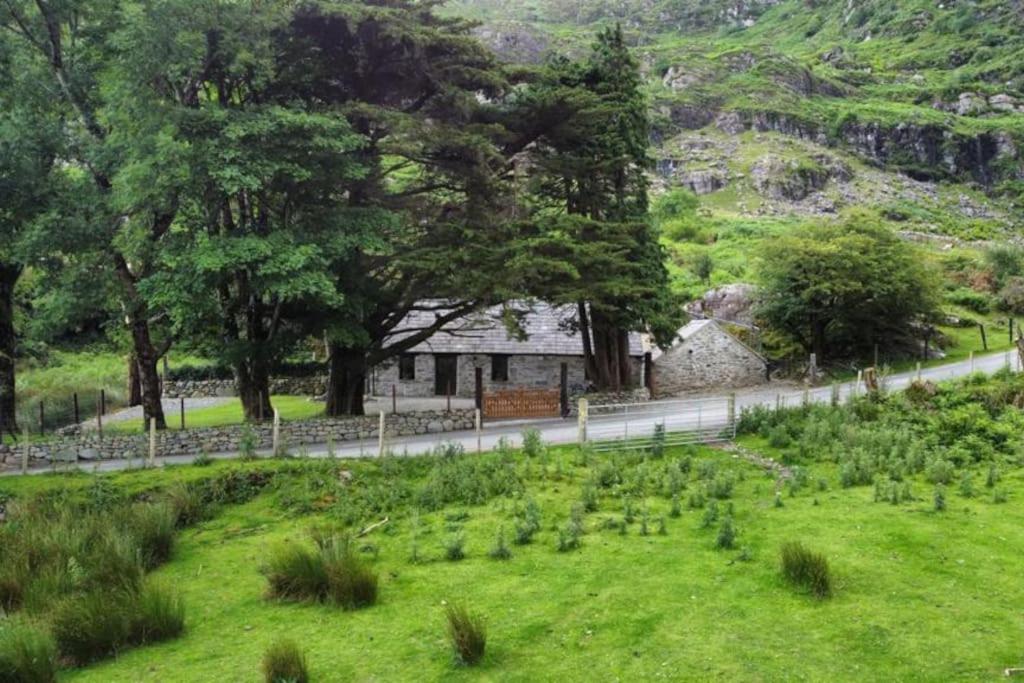 Gap of Dunloe Shepherd's Cottage