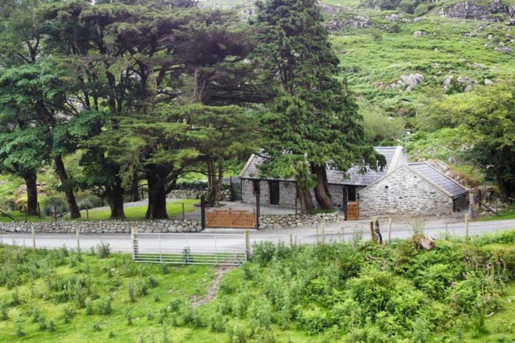 Gap of Dunloe Shepherd's Cottage