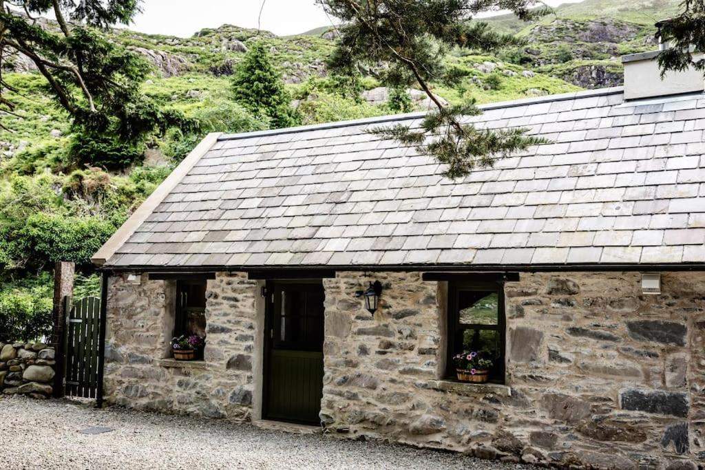 Gap of Dunloe Shepherd's Cottage