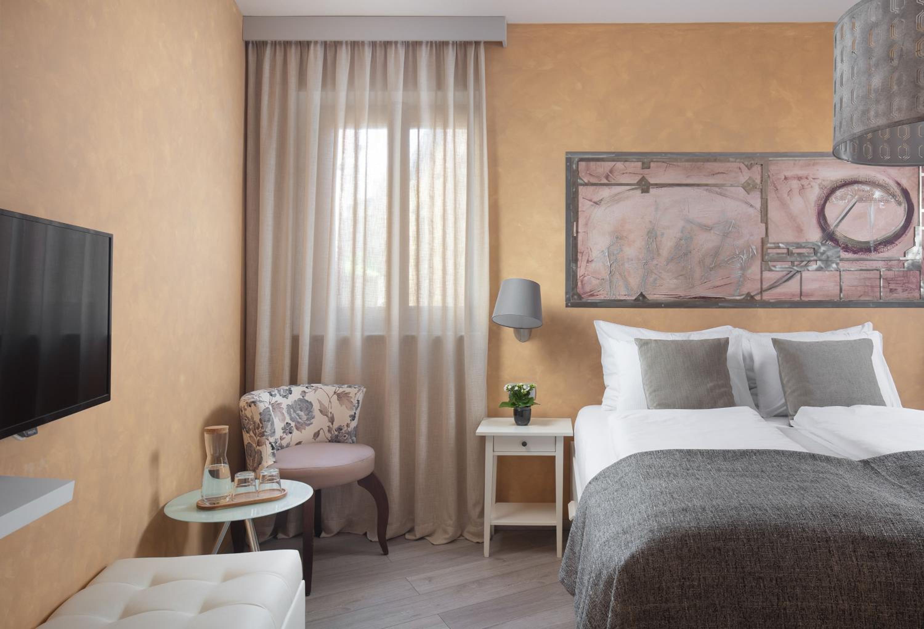 Mirakul Residence in a cute historic town view 3