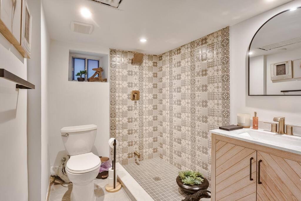 Exquisite Luxury Estate - Steps to Downtown