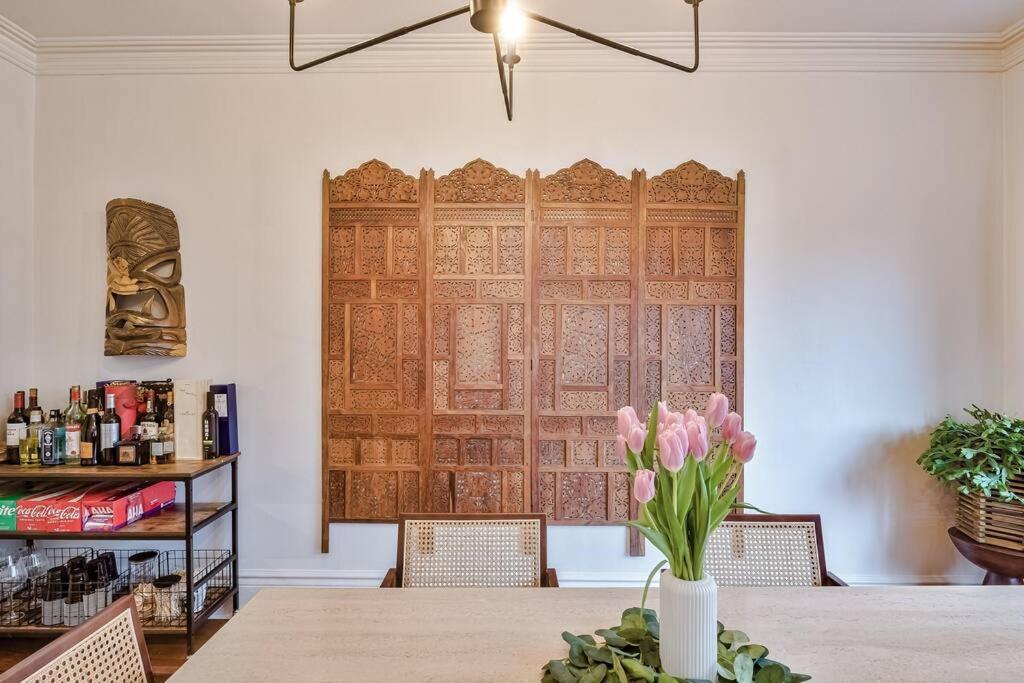 Exquisite Luxury Estate - Steps to Downtown