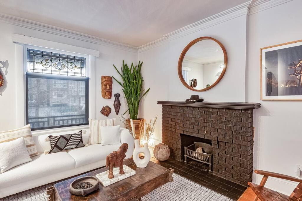 Exquisite Luxury Estate - Steps to Downtown