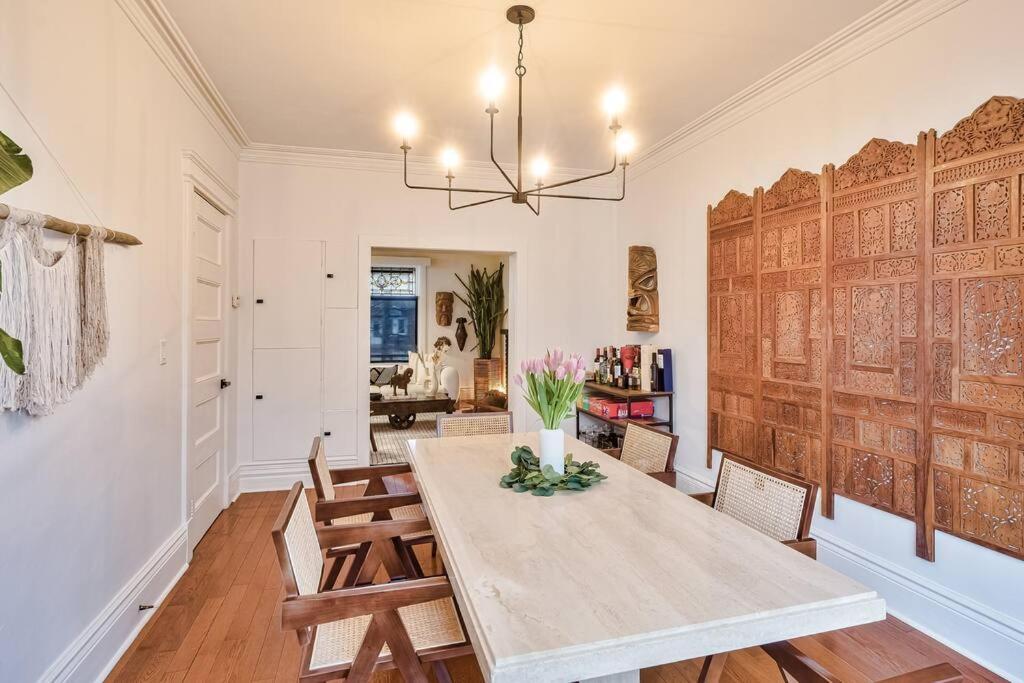 Exquisite Luxury Estate - Steps to Downtown