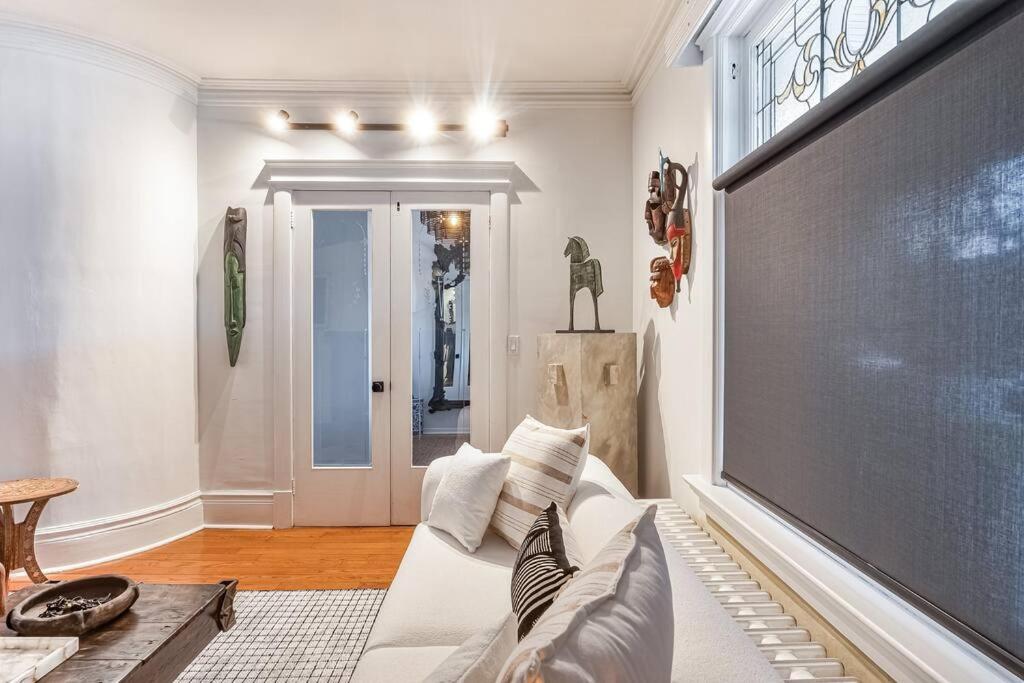 Exquisite Luxury Estate - Steps to Downtown