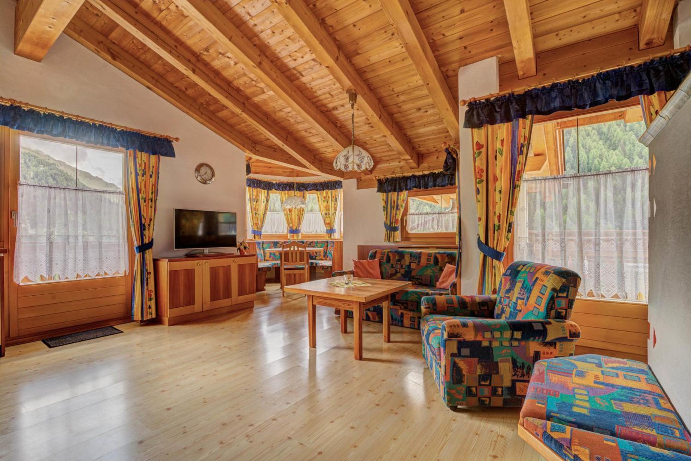 Chasa Vallaina view 3