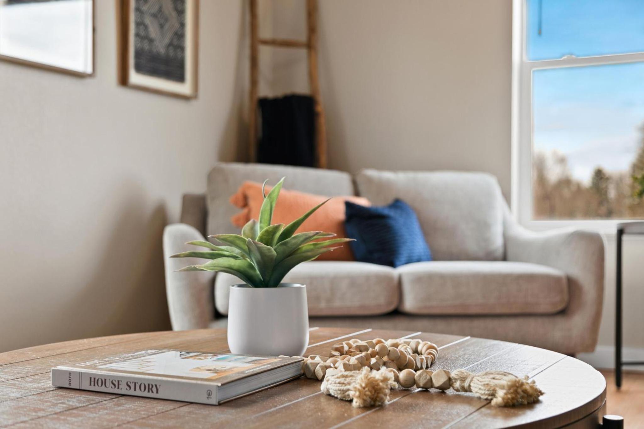 Bright and Stylish Home - Great Central Location!
