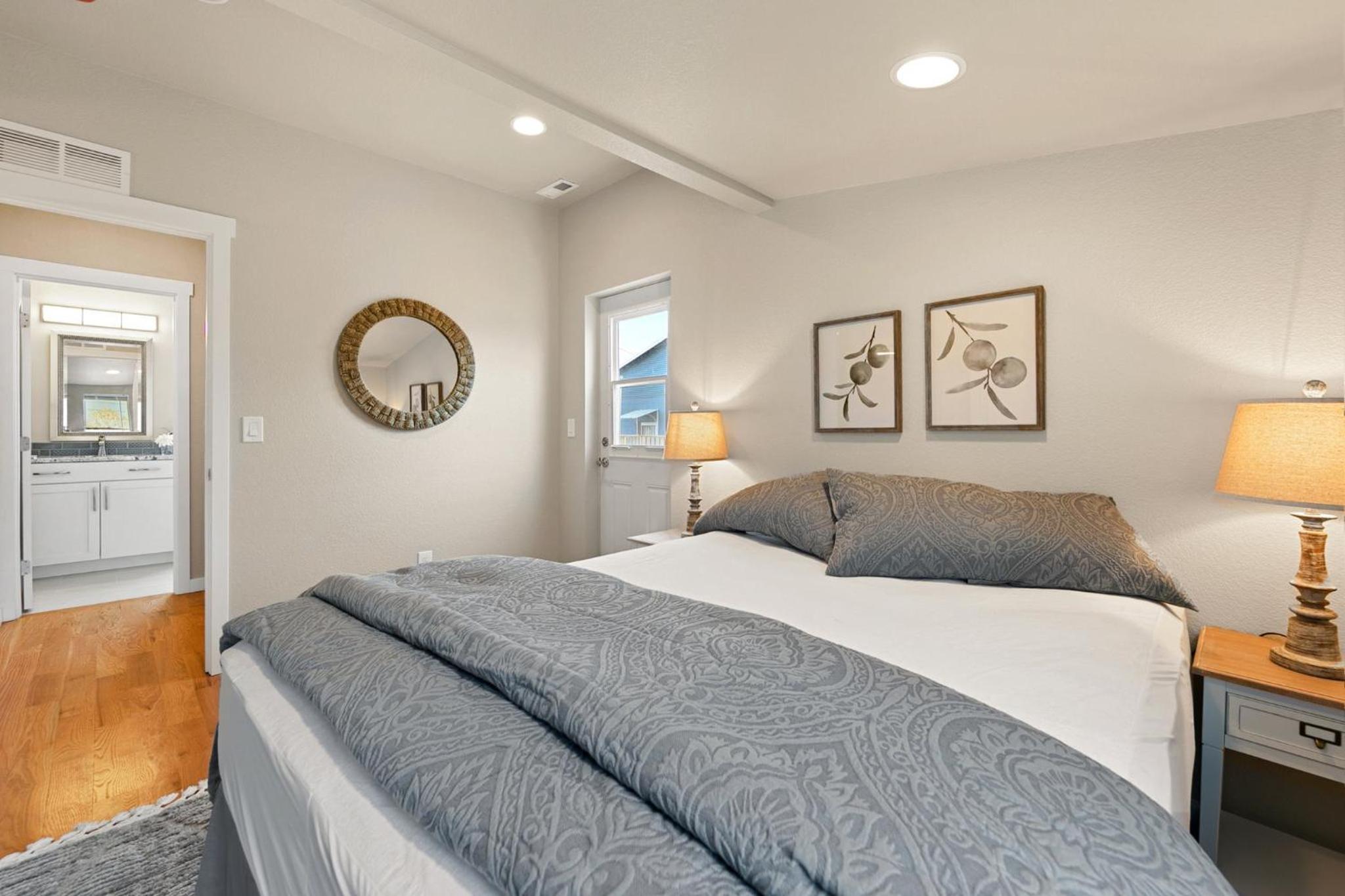 Bright and Stylish Home - Great Central Location!