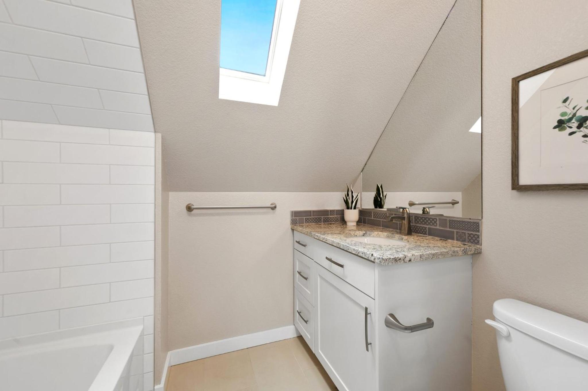 Bright and Stylish Home - Great Central Location!