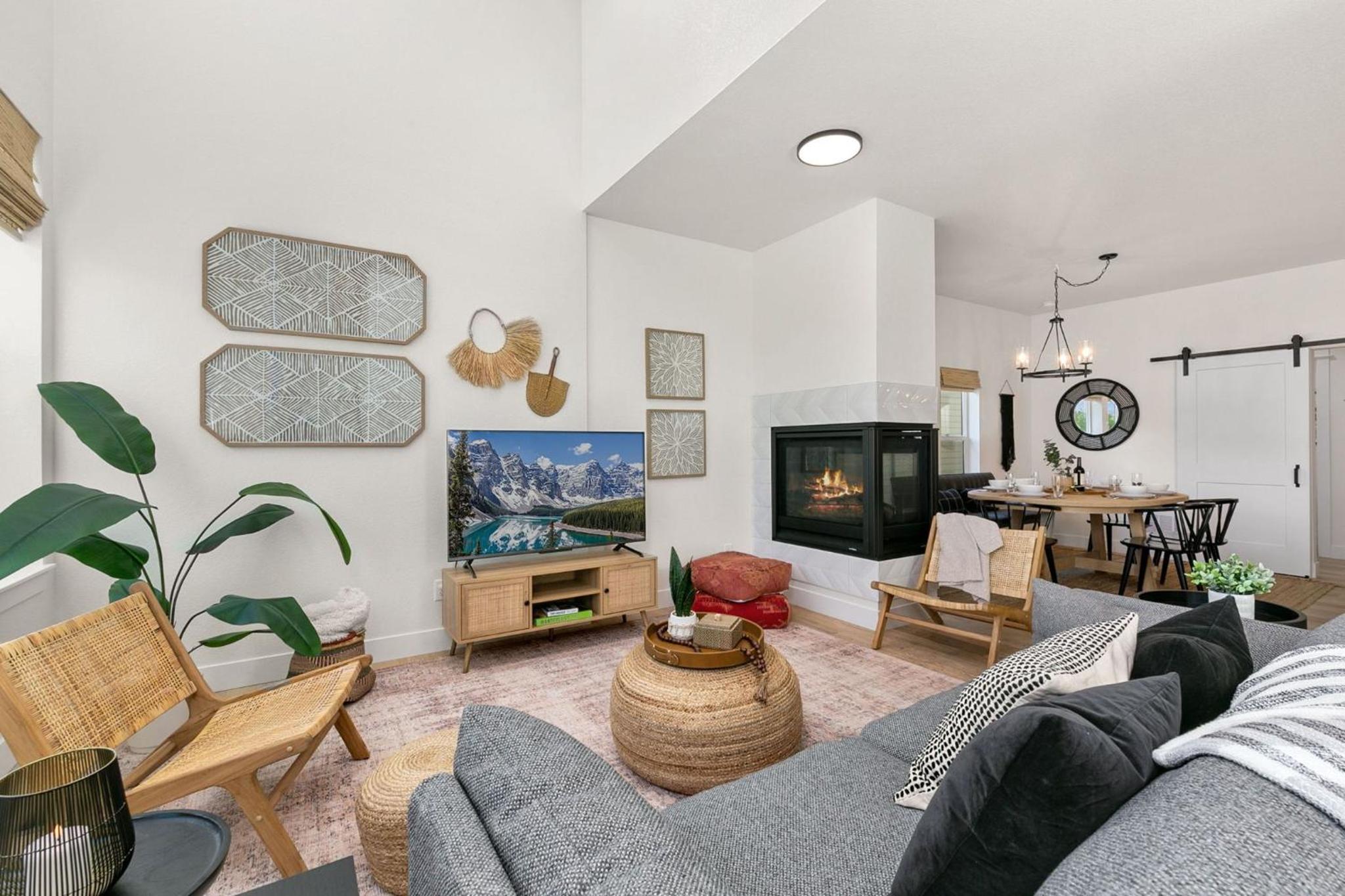 Coastal Chic Home near New Belgium & Old Town FC view 3