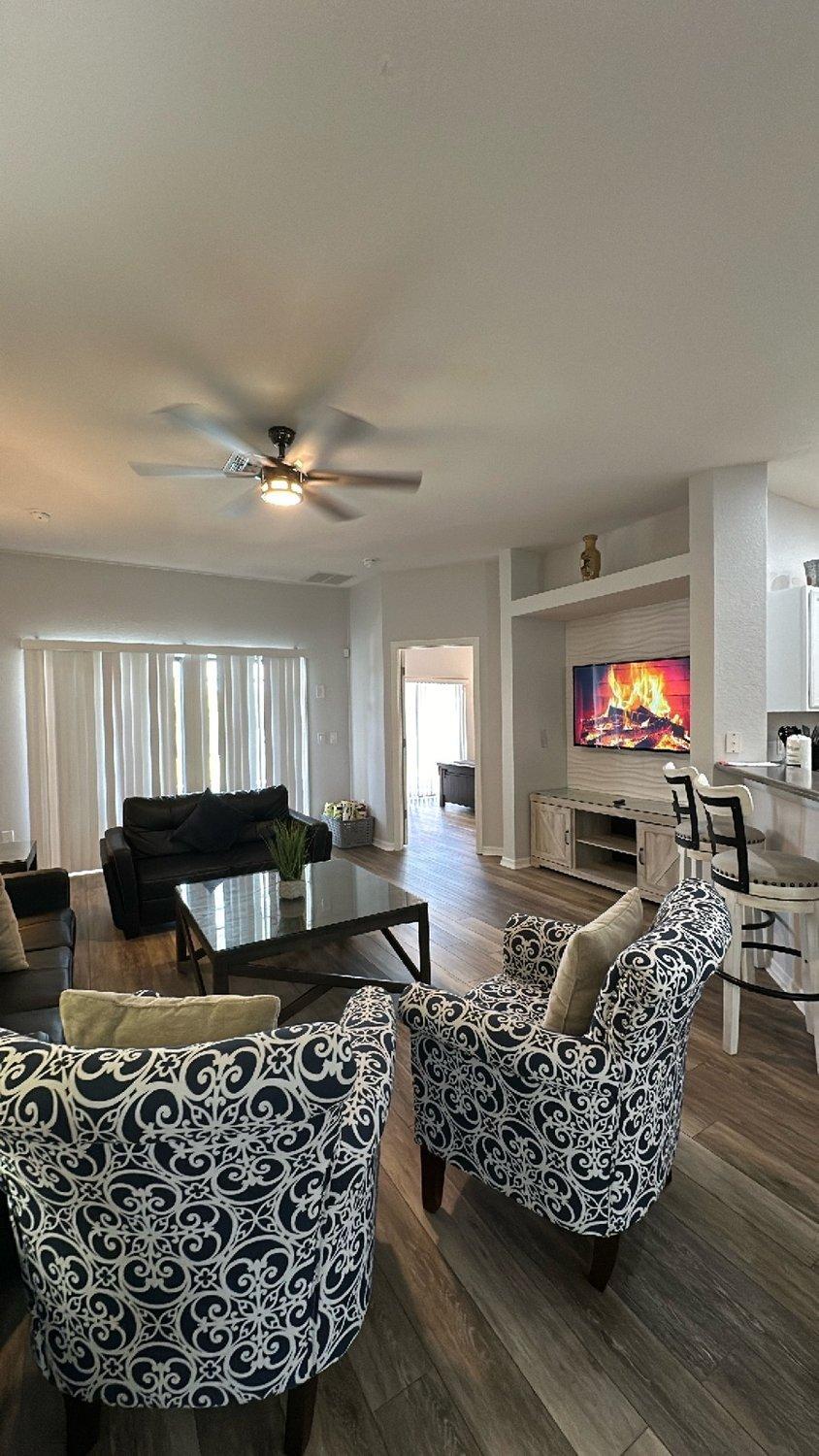 Serene 4-Bedroom Lakeview Retreat with South-Facing Pool & Sun-Drenched Outdoor Living