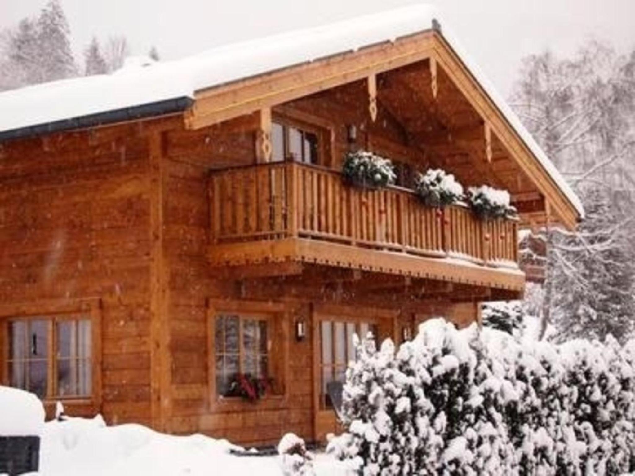 Nettes Ferienhaus in Gaisbichl mit Terrasse und Garten
