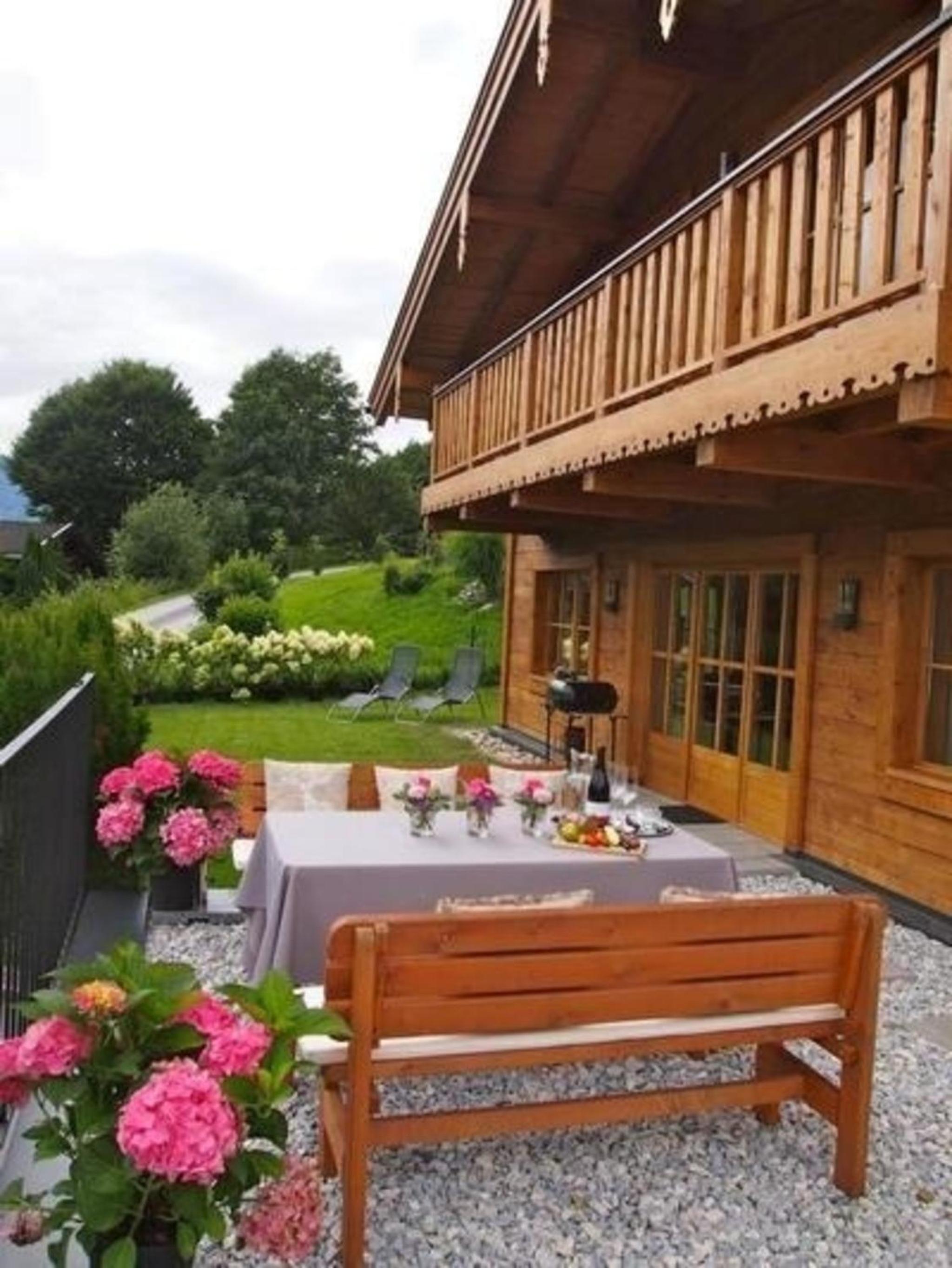 Nettes Ferienhaus in Gaisbichl mit Terrasse und Garten