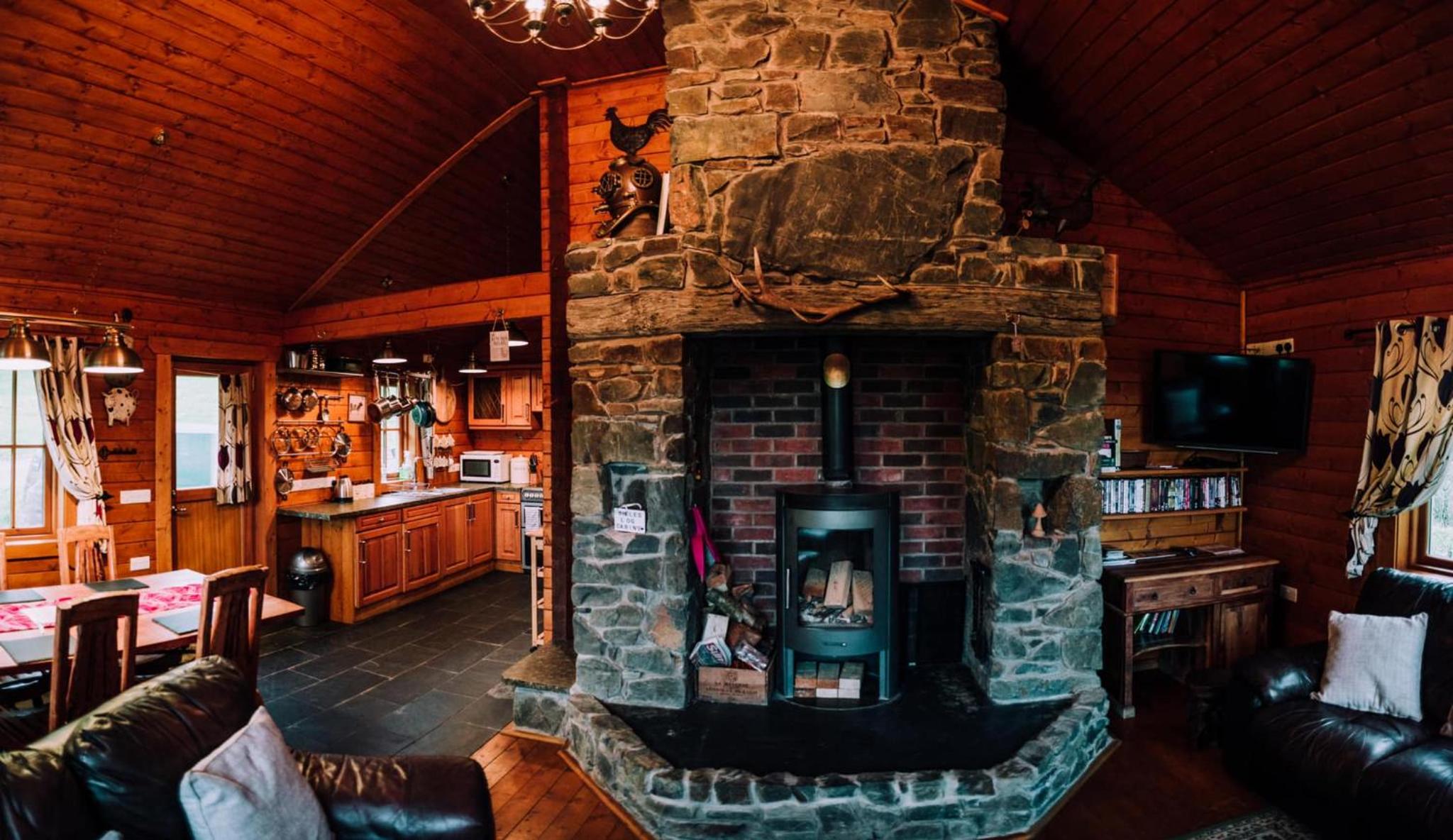 Bothy Cabin -Log cabin in wales - with hot tub view 3