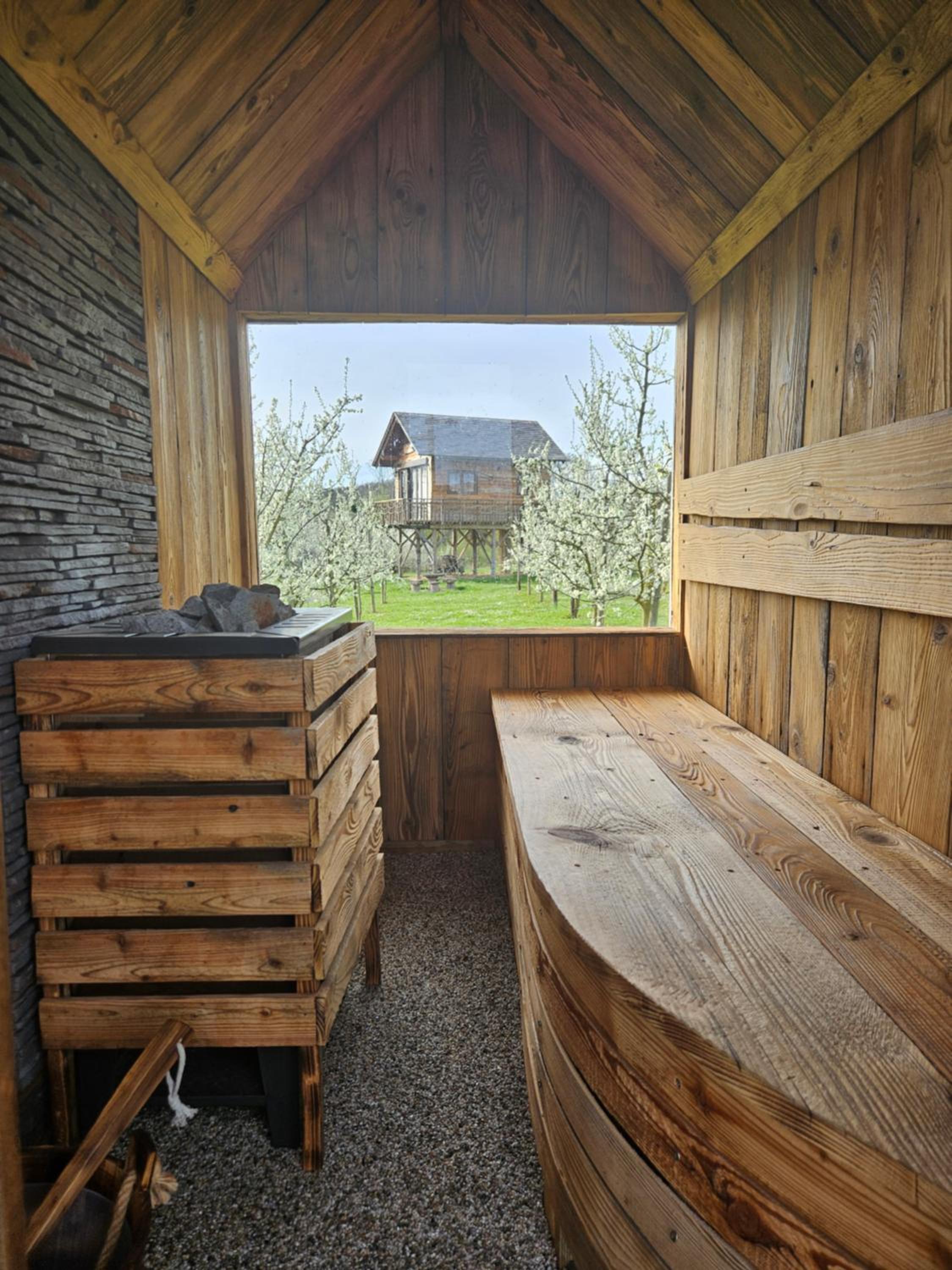 Baumhaus Heuhütte