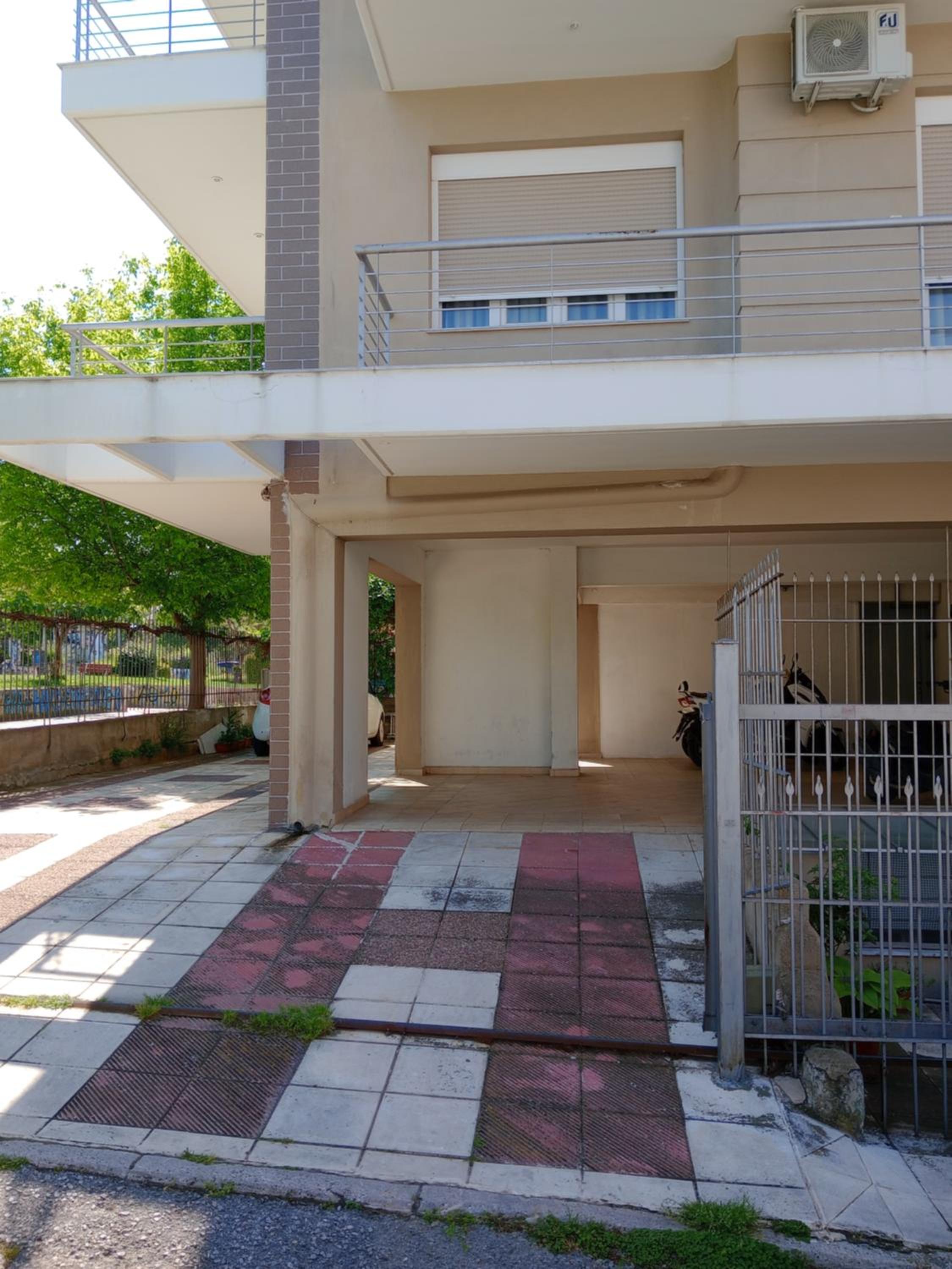 Elpidas houses #2 Private parking