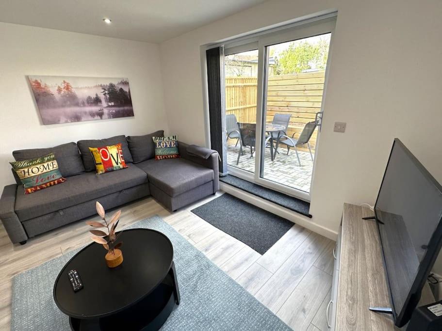 Elegant 2-Bed in Central Headington-Modern New Built Retreat- Wi-Fi, Netflix, Top Location view 2