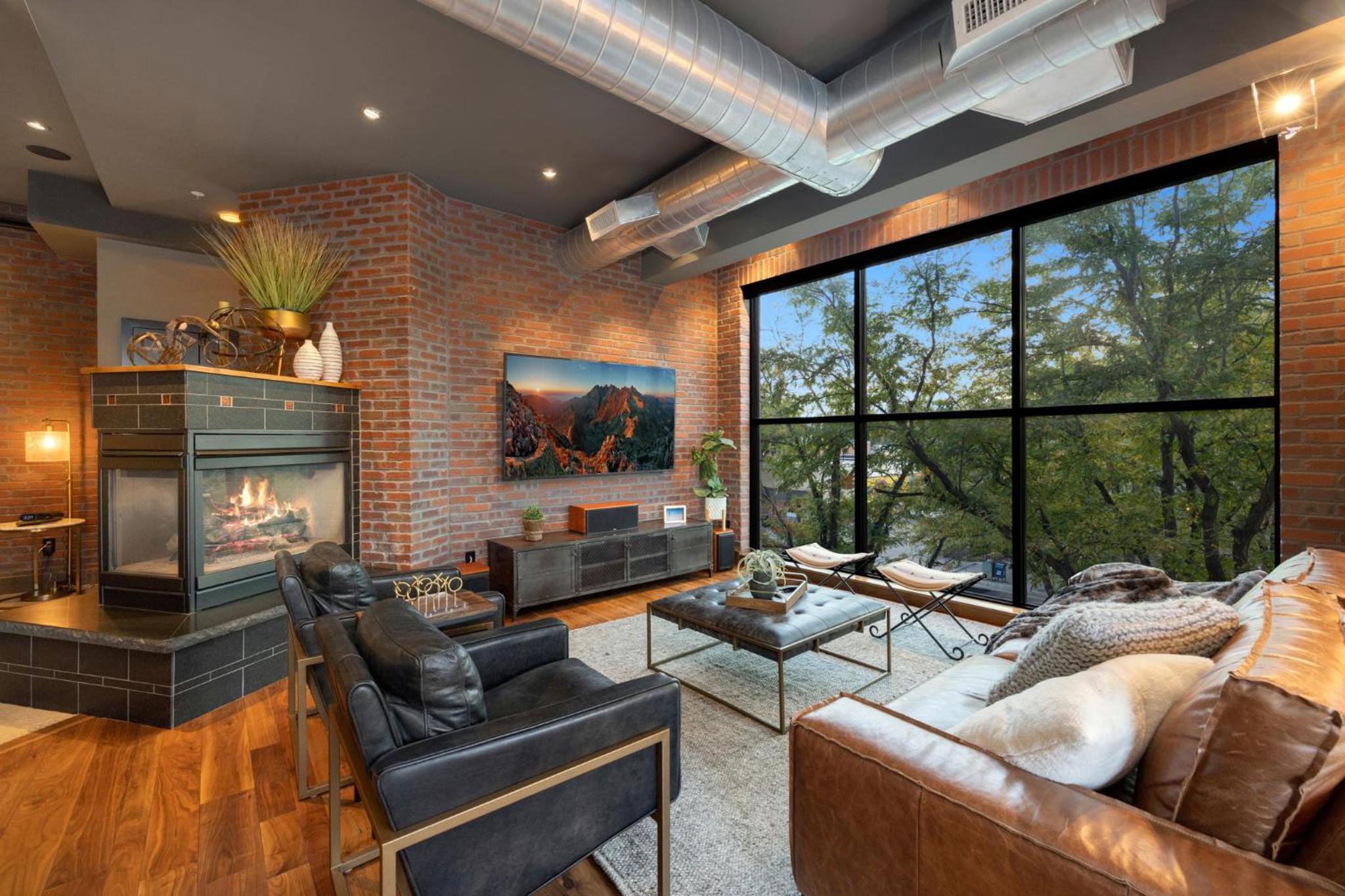 Penthouse with Mountain Views in the Heart of Old Town view 3
