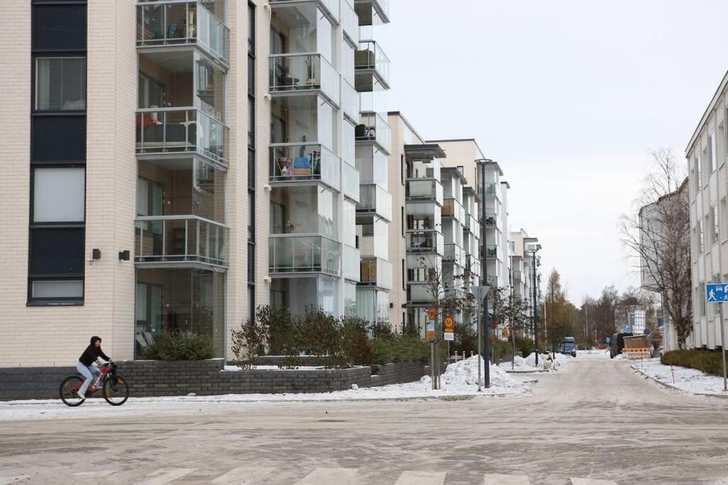 HILLA Serene Suite Central Aurora City 2BD Street Parking