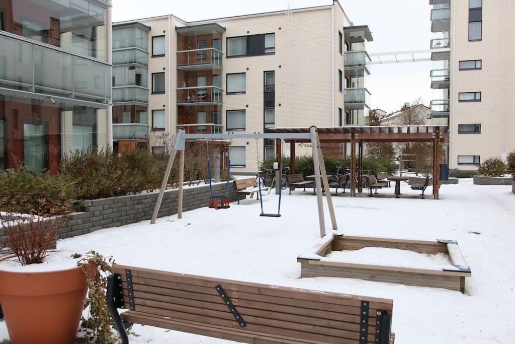 HILLA Serene Suite Central Aurora City 2BD Street Parking