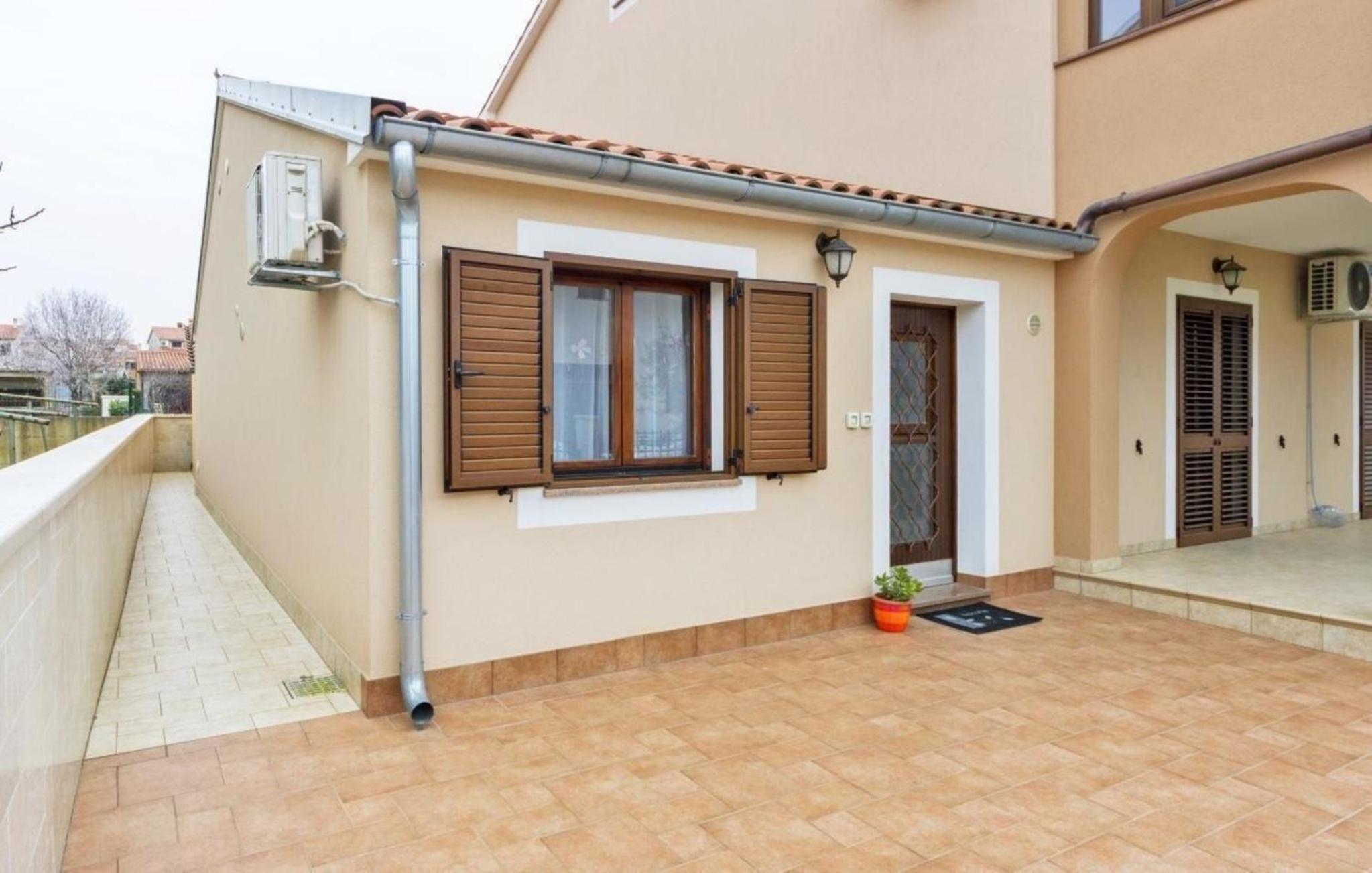 Wohnung in Pula mit Garten, Terrasse und Grill view 4