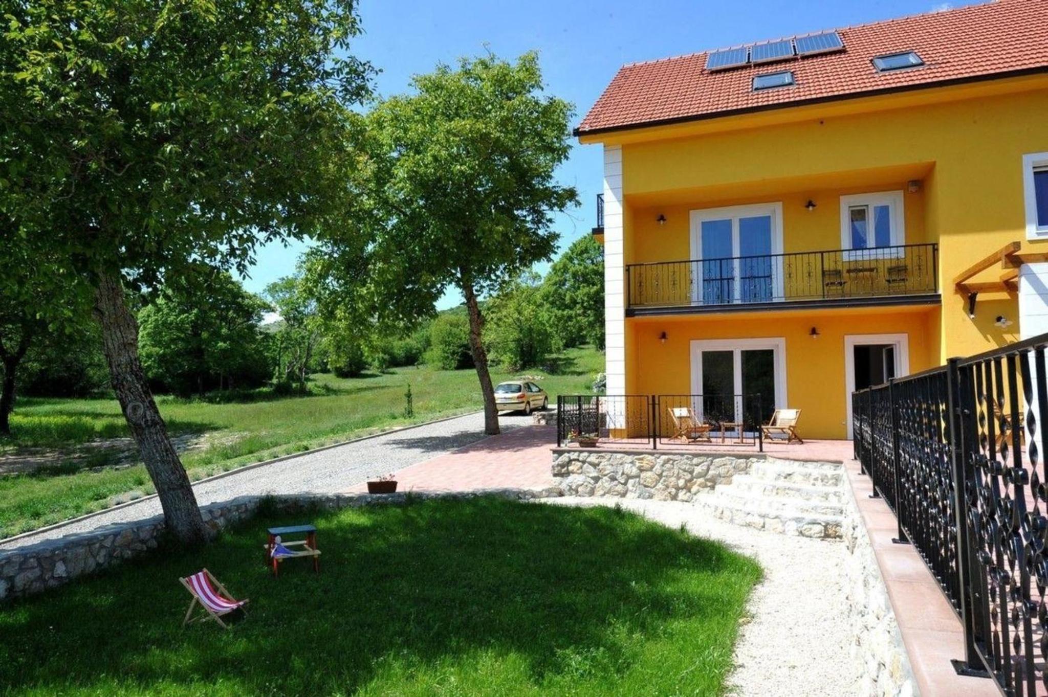 Alleinstehendes Ferienhaus Mit Swimmingpool
