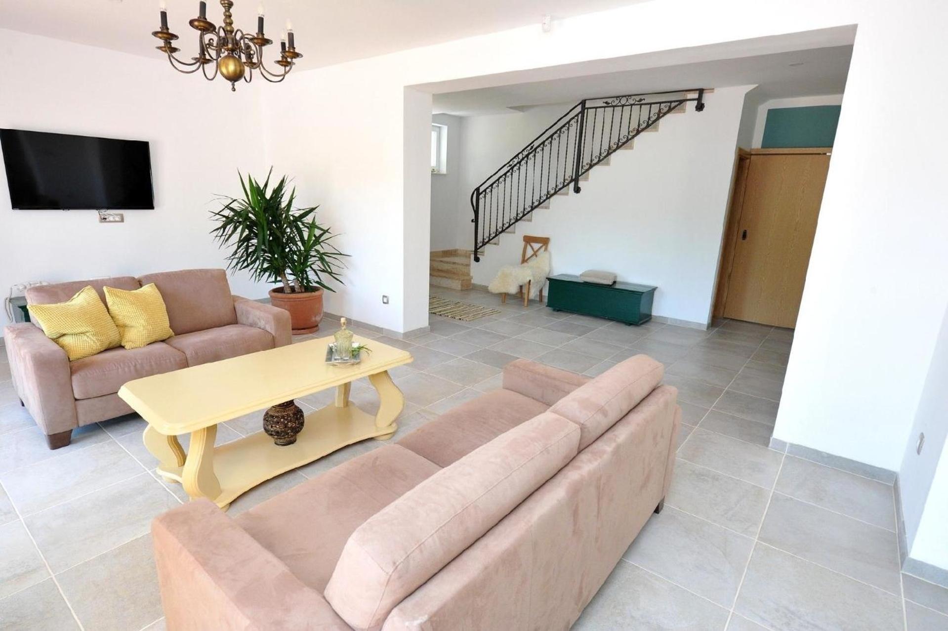 Alleinstehendes Ferienhaus Mit Swimmingpool