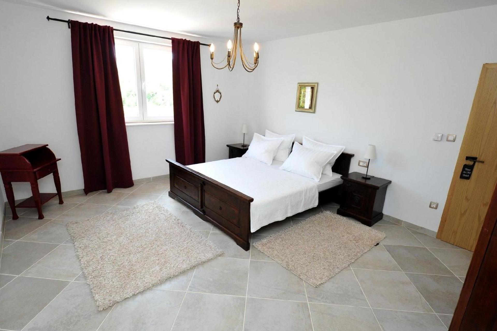 Alleinstehendes Ferienhaus Mit Swimmingpool