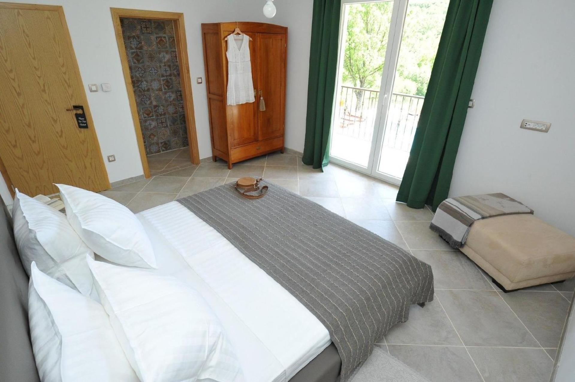 Alleinstehendes Ferienhaus Mit Swimmingpool