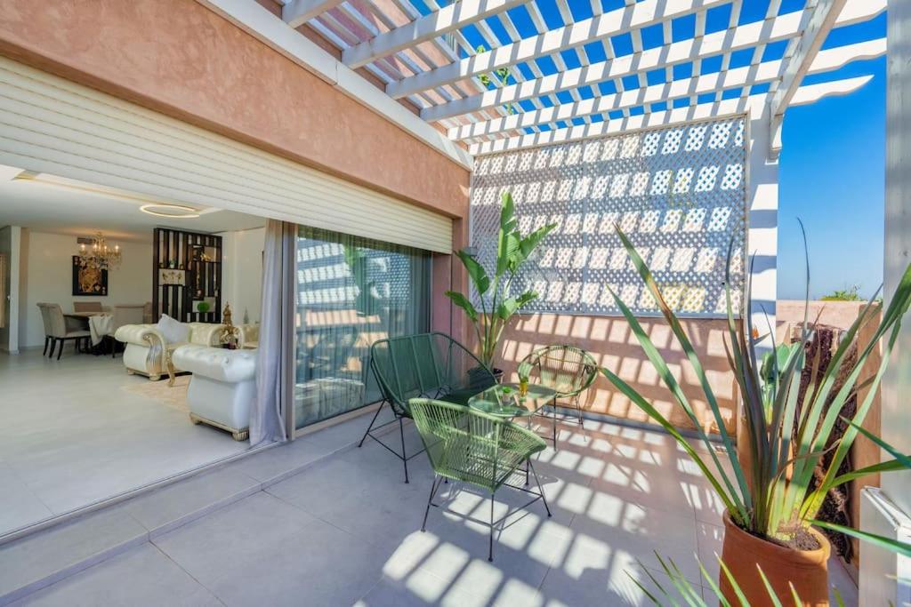 2 Bedrooms Fully Equipped apart view 5