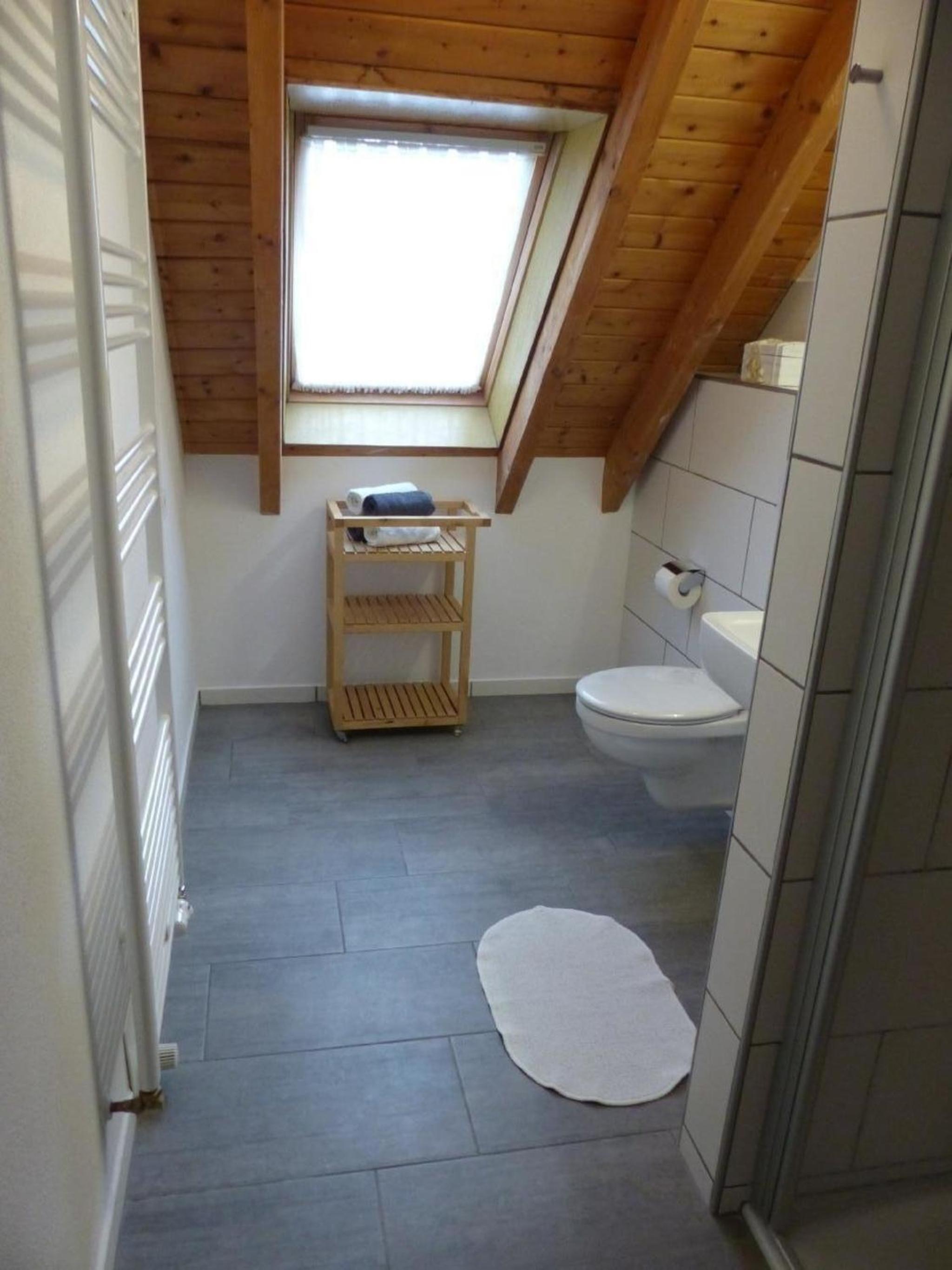 Einladende Obergschosswohnung mit sonnigem Balkon
