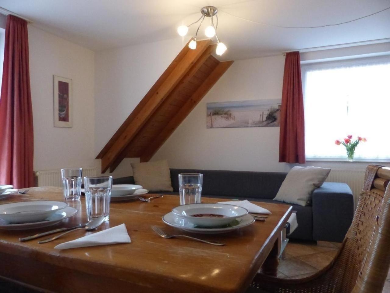 Einladende Obergschosswohnung mit sonnigem Balkon
