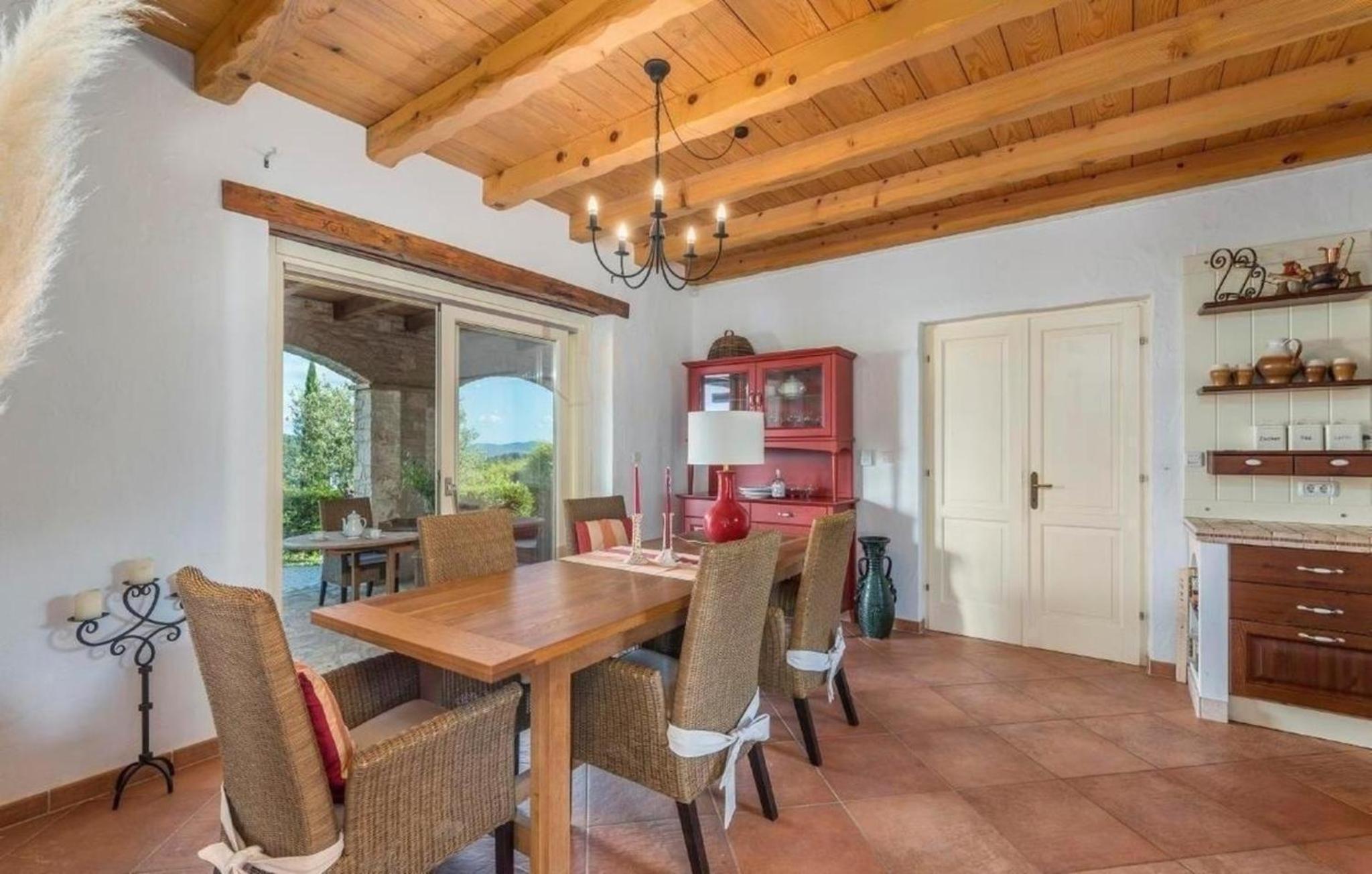 Ferienhaus in Sovinjak mit Grill, Garten und Terrasse