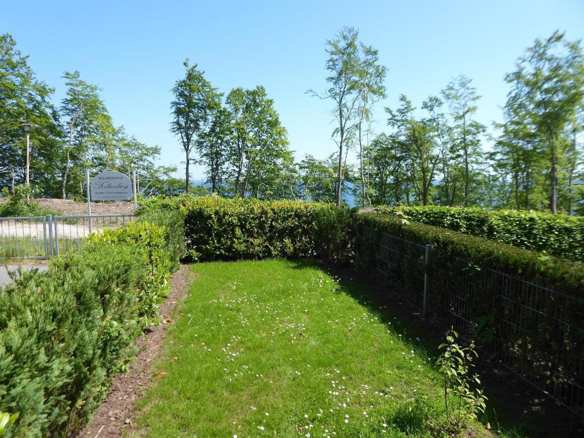 gemütliche Ferienwohnung im Ostseebad Sellin mit schönem Garten am Hochufer über der Seebrücke