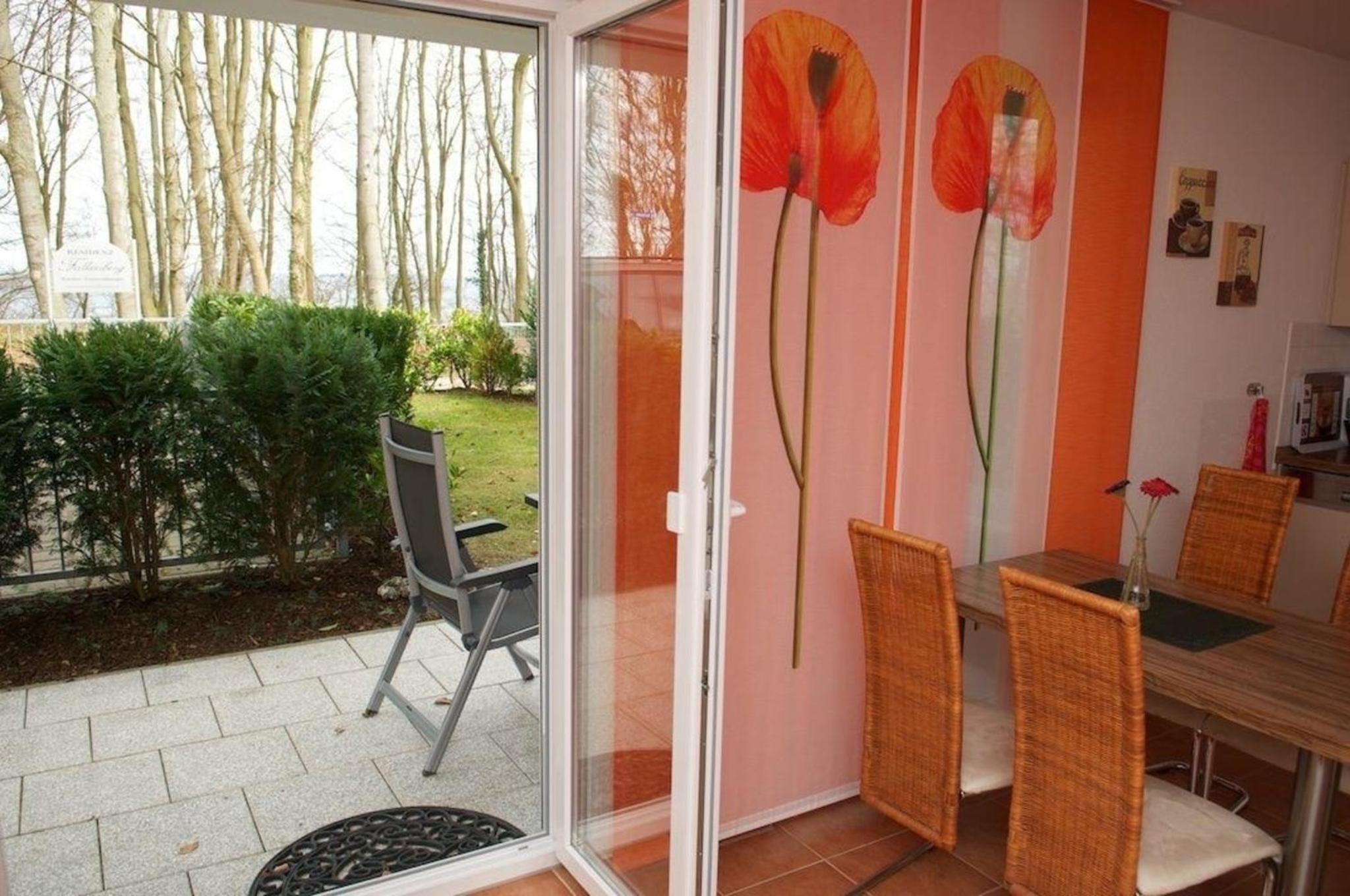 gemütliche Ferienwohnung im Ostseebad Sellin mit schönem Garten am Hochufer über der Seebrücke