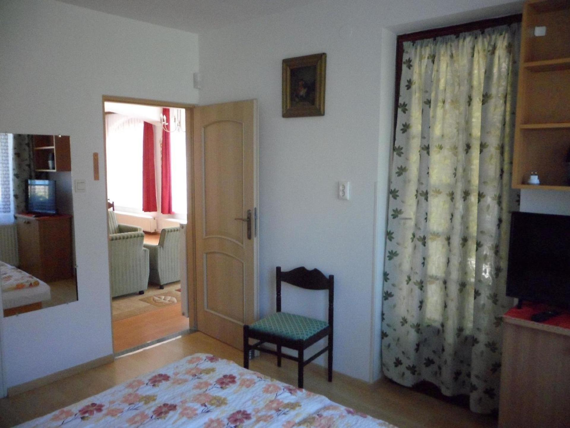 Komfortables Appartement mit privatem Pool